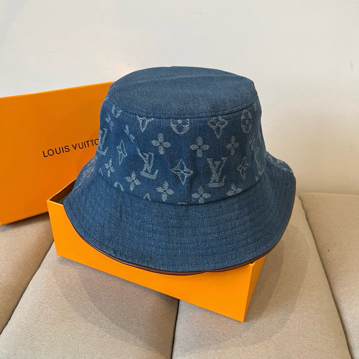  路易威登棒球帽 LouisVuitton😍新款LV渔夫帽，重工打造♥️高端大气，百搭款🤗男女通用！跑量