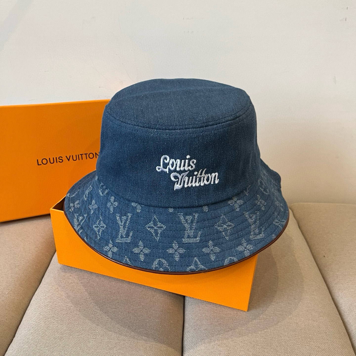  路易威登棒球帽 LouisVuitton😍新款LV渔夫帽，重工打造♥️高端大气，百搭款🤗男女通用！跑量