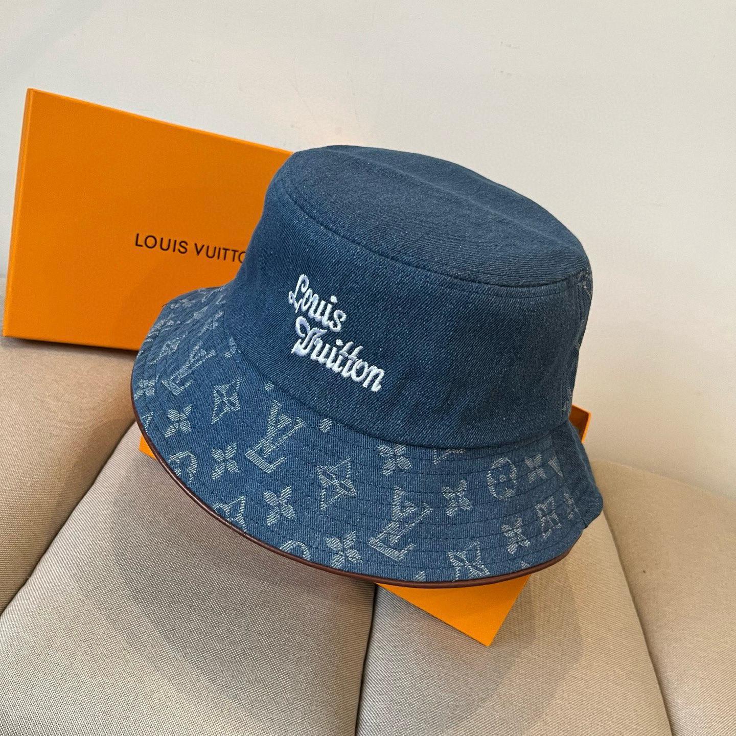  路易威登棒球帽 LouisVuitton😍新款LV渔夫帽，重工打造♥️高端大气，百搭款🤗男女通用！跑量