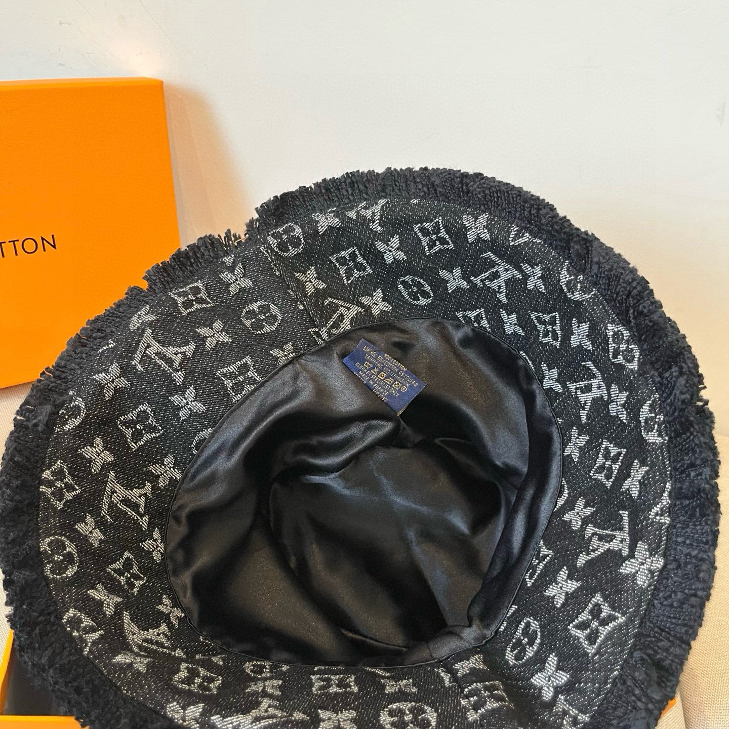  路易威登棒球帽 LouisVuitton😍新款LV渔夫帽，重工打造♥️高端大气，百搭款🤗男女通用！跑量