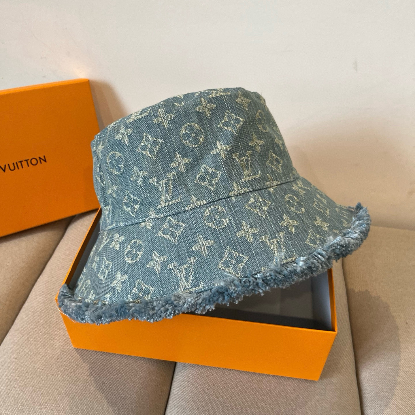  路易威登棒球帽 LouisVuitton😍新款LV渔夫帽，重工打造♥️高端大气，百搭款🤗男女通用！跑量