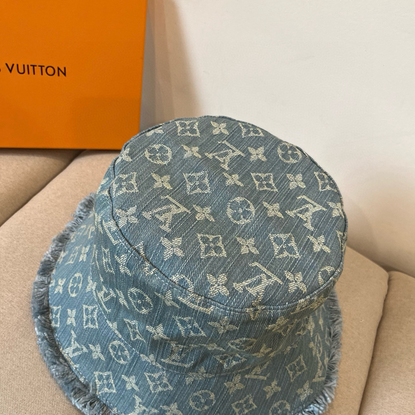  路易威登棒球帽 LouisVuitton😍新款LV渔夫帽，重工打造♥️高端大气，百搭款🤗男女通用！跑量