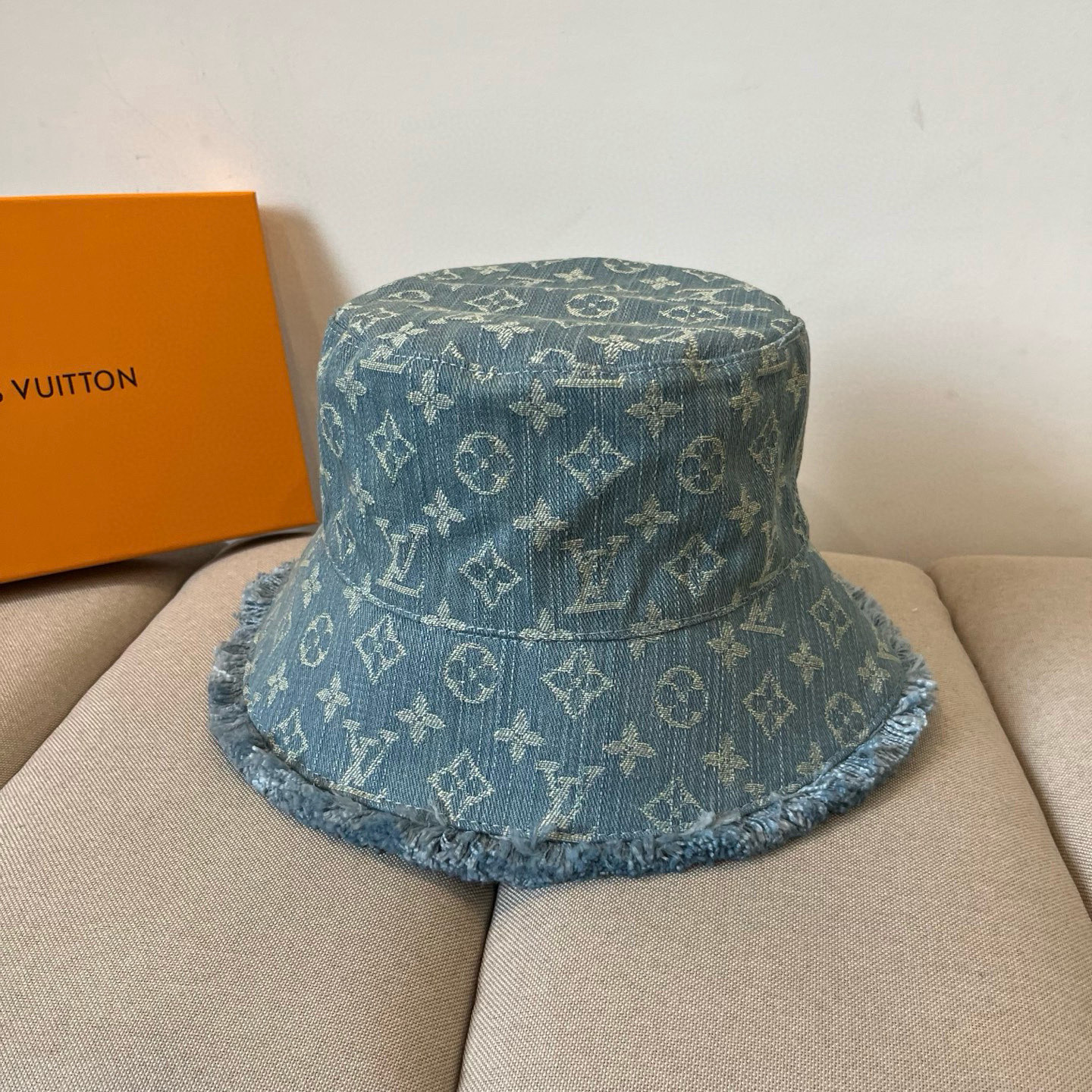  路易威登棒球帽 LouisVuitton😍新款LV渔夫帽，重工打造♥️高端大气，百搭款🤗男女通用！跑量