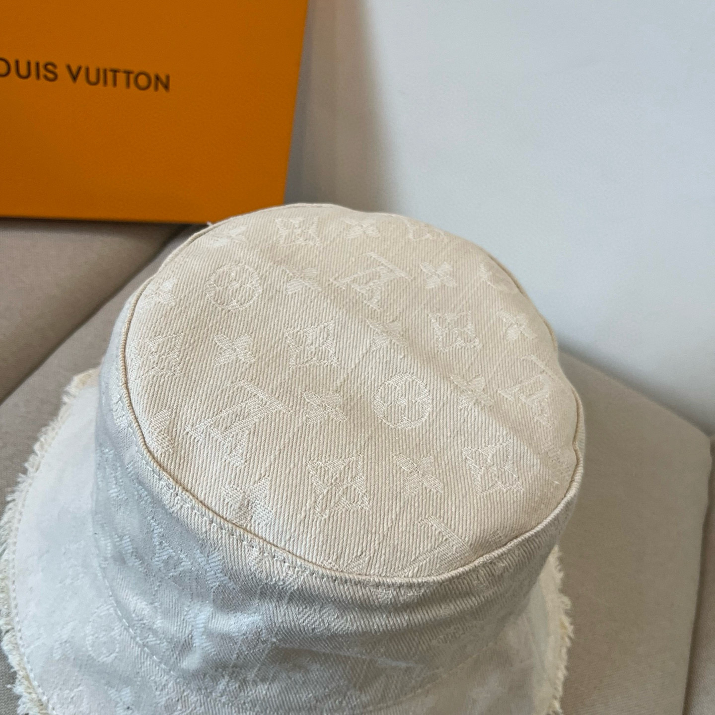  路易威登棒球帽 LouisVuitton😍新款LV渔夫帽，重工打造♥️高端大气，百搭款🤗男女通用！跑量