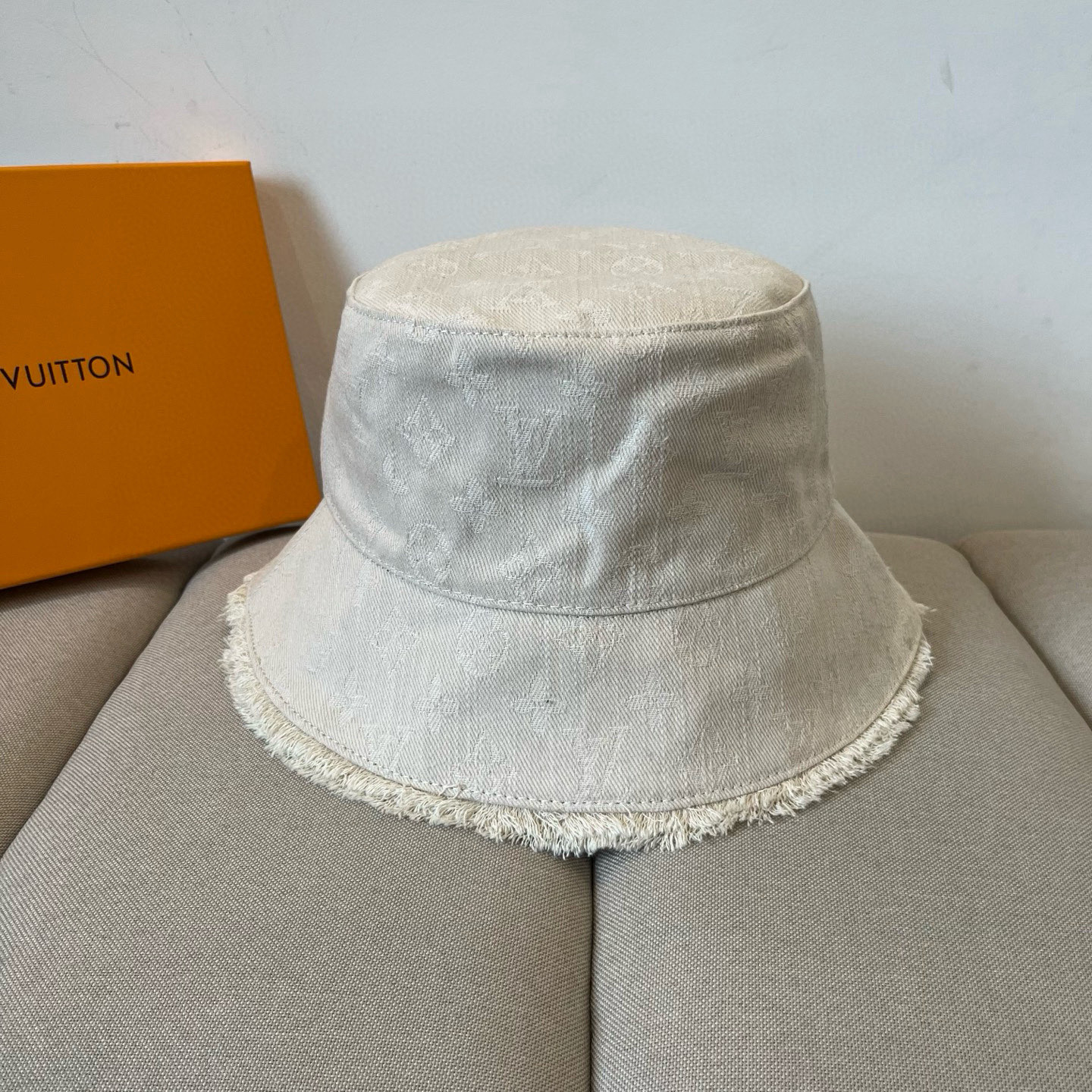  路易威登棒球帽 LouisVuitton😍新款LV渔夫帽，重工打造♥️高端大气，百搭款🤗男女通用！跑量