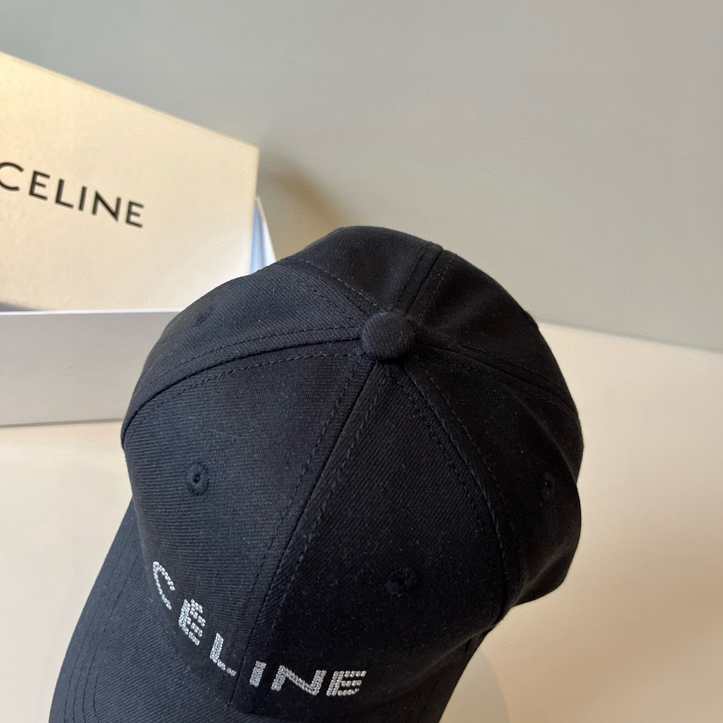 【CELINE赛琳】新款经典休闲潮流款 棒球帽🧢日韩风格，随便搭配都超好看！出门旅游，绝对要入手的一款
