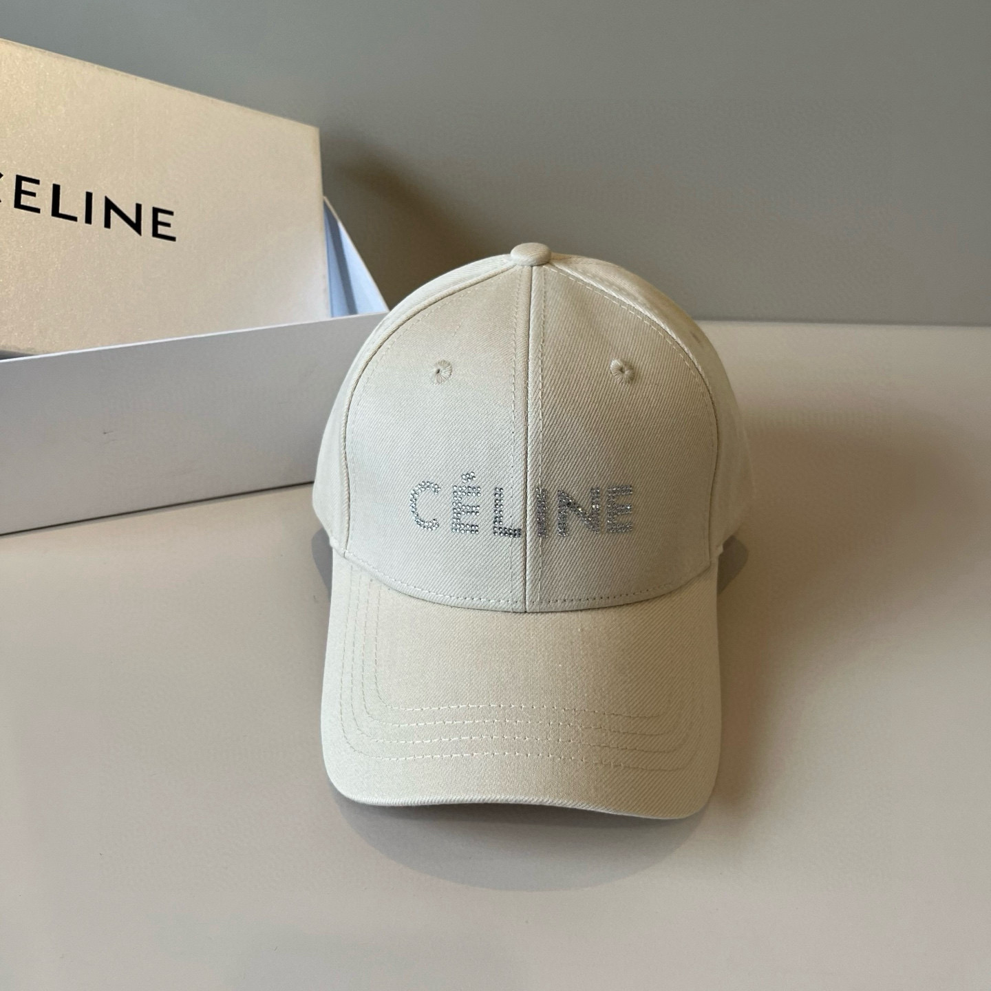 【CELINE赛琳】新款经典休闲潮流款 棒球帽🧢日韩风格，随便搭配都超好看！出门旅游，绝对要入手的一款