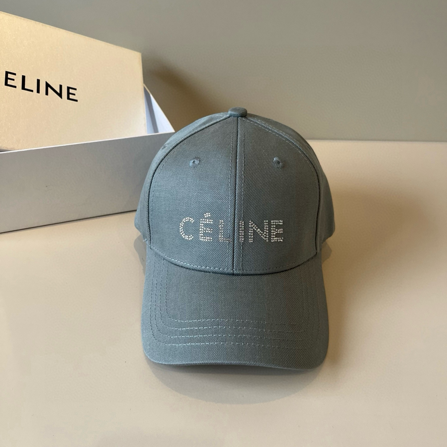 【CELINE赛琳】新款经典休闲潮流款 棒球帽🧢日韩风格，随便搭配都超好看！出门旅游，绝对要入手的一款