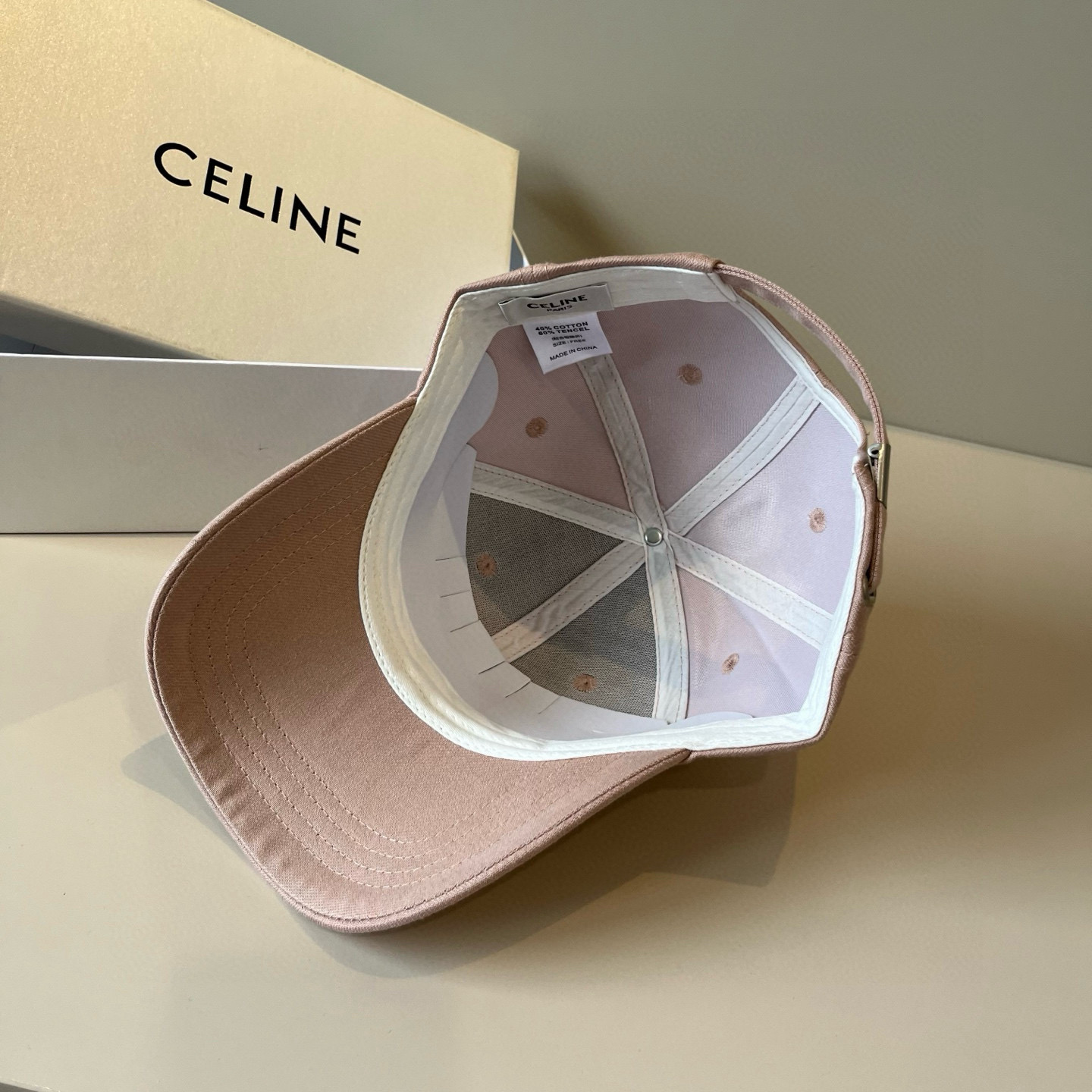 【CELINE赛琳】新款经典休闲潮流款 棒球帽🧢日韩风格，随便搭配都超好看！出门旅游，绝对要入手的一款