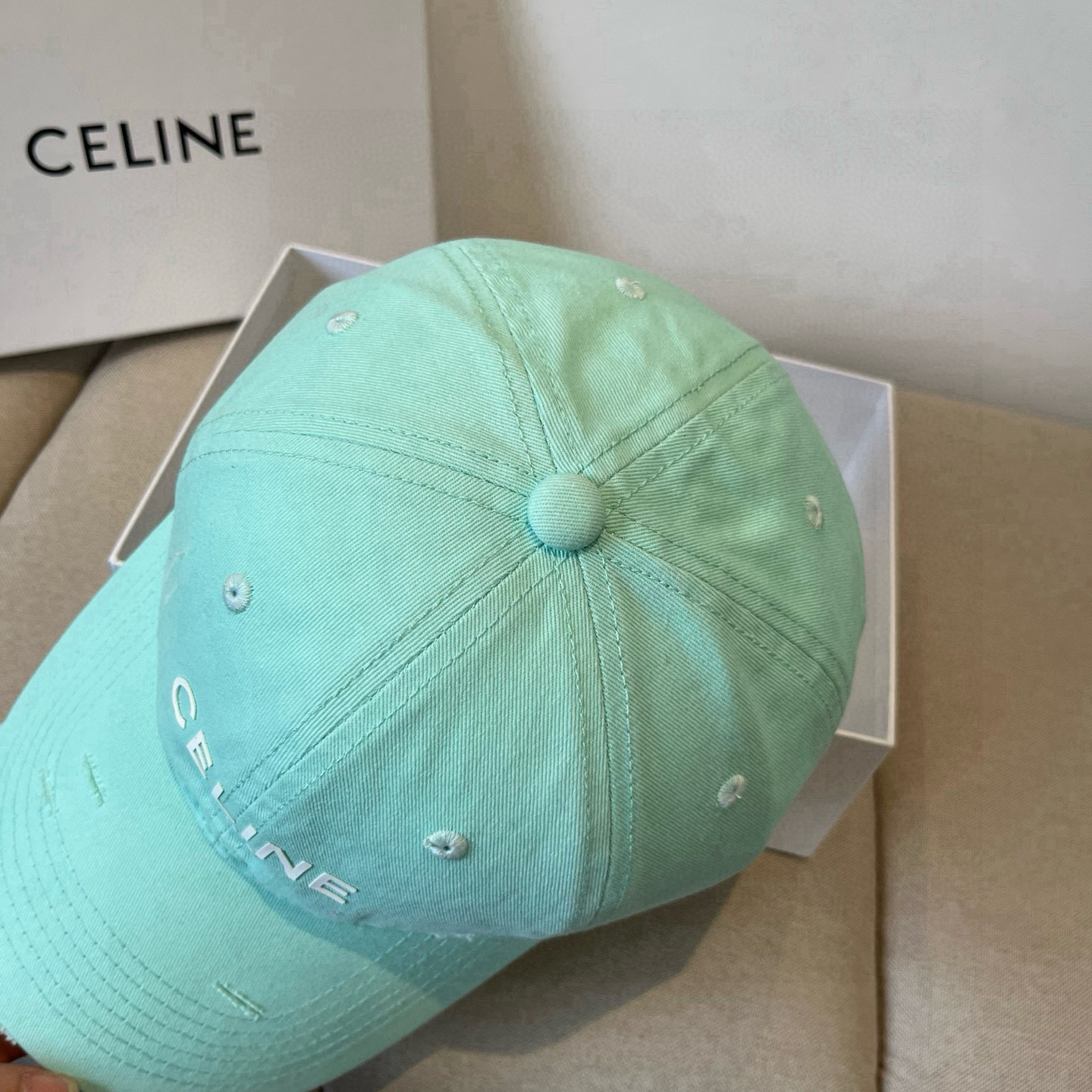 【CELINE赛琳】新款经典休闲潮流款 棒球帽🧢日韩风格，随便搭配都超好看！出门旅游，绝对要入手的一款