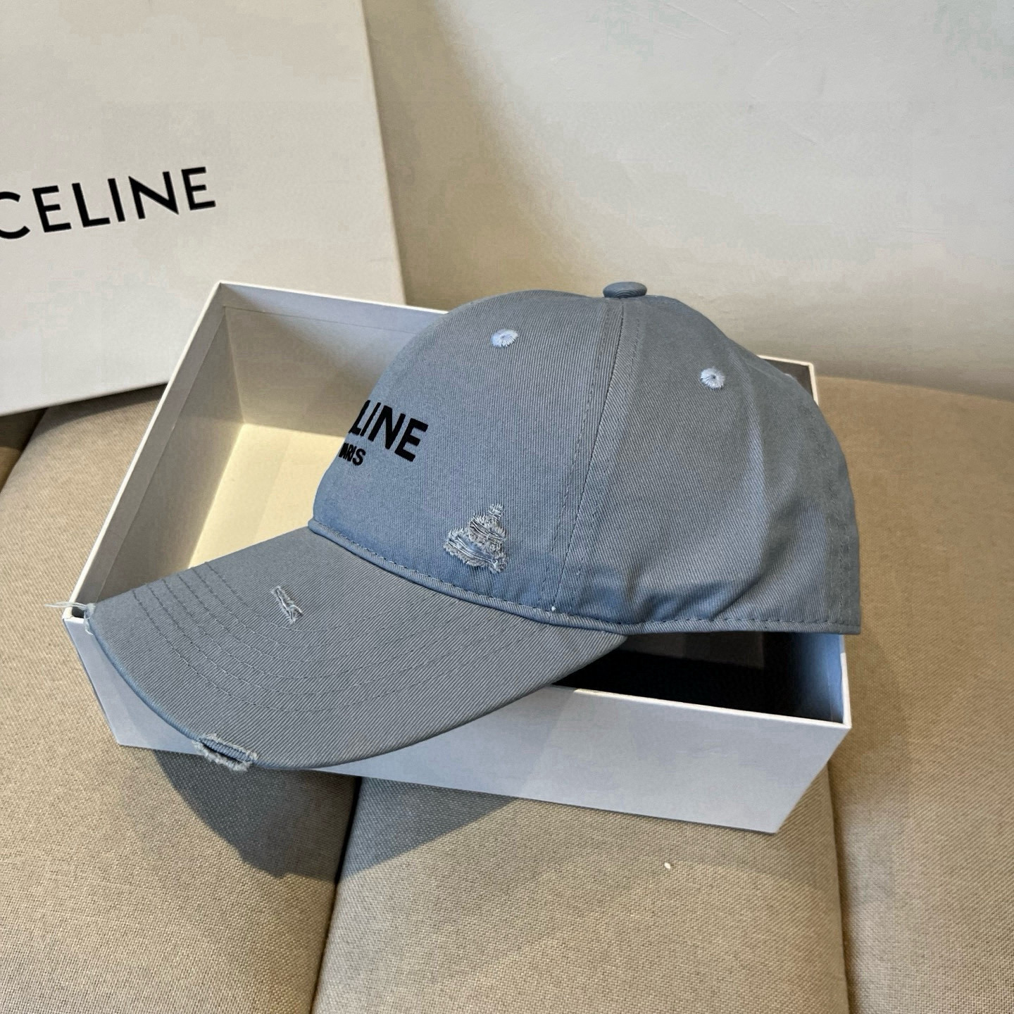 【CELINE赛琳】新款经典休闲潮流款 棒球帽🧢日韩风格，随便搭配都超好看！出门旅游，绝对要入手的一款