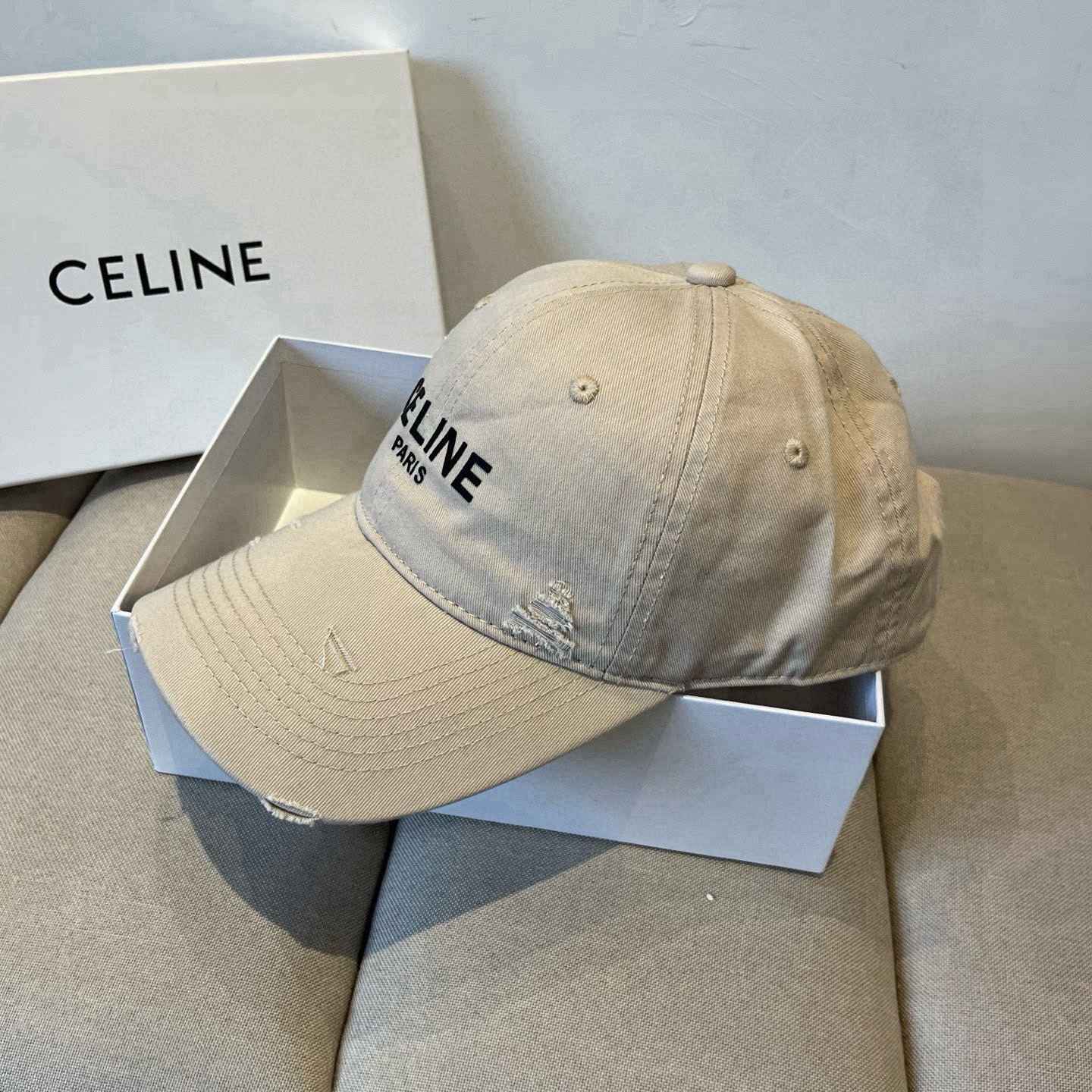 【CELINE赛琳】新款经典休闲潮流款 棒球帽🧢日韩风格，随便搭配都超好看！出门旅游，绝对要入手的一款