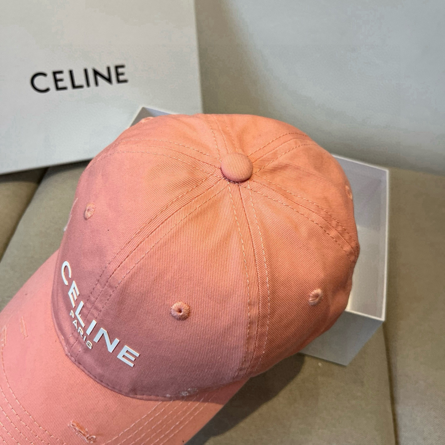 【CELINE赛琳】新款经典休闲潮流款 棒球帽🧢日韩风格，随便搭配都超好看！出门旅游，绝对要入手的一款