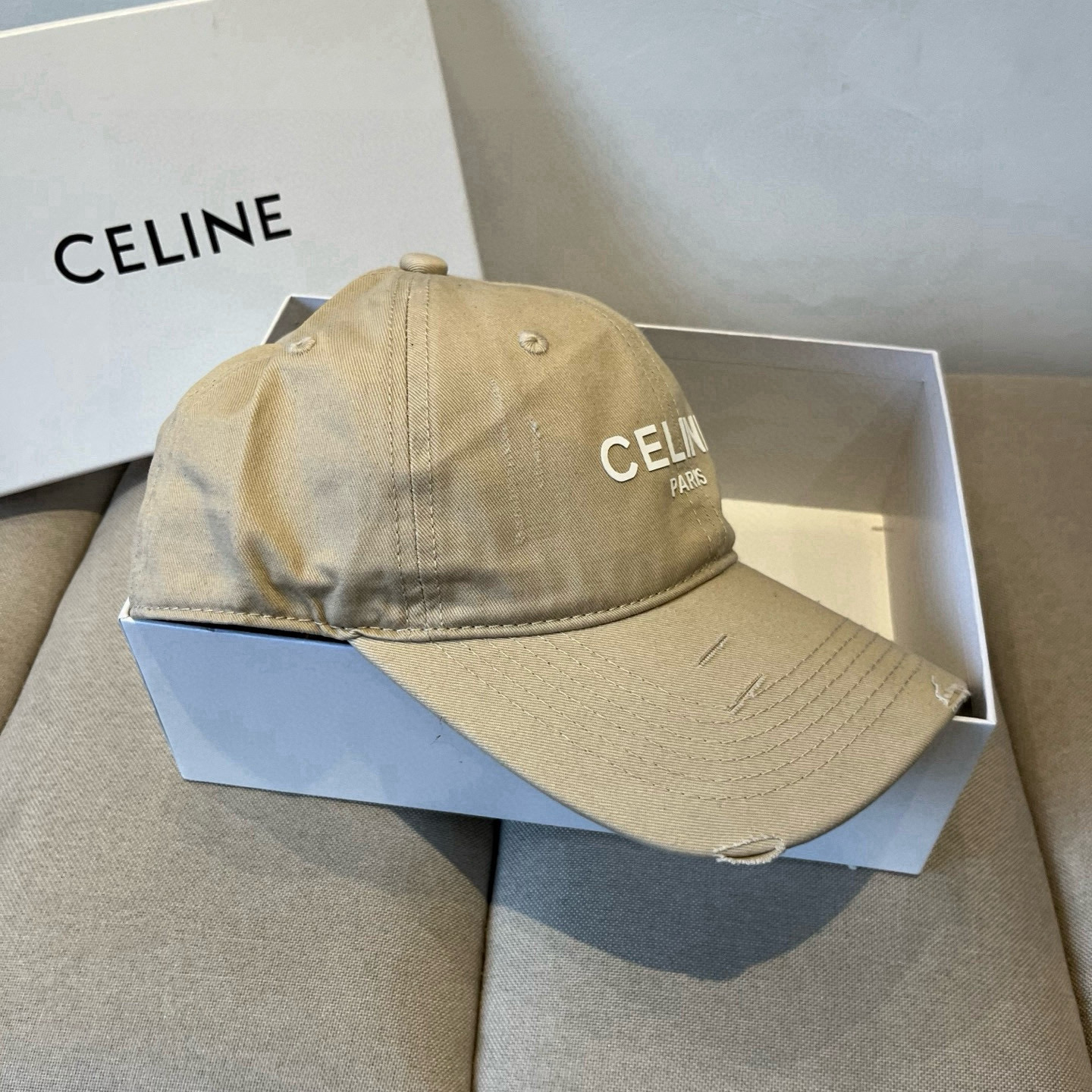 【CELINE赛琳】新款经典休闲潮流款 棒球帽🧢日韩风格，随便搭配都超好看！出门旅游，绝对要入手的一款
