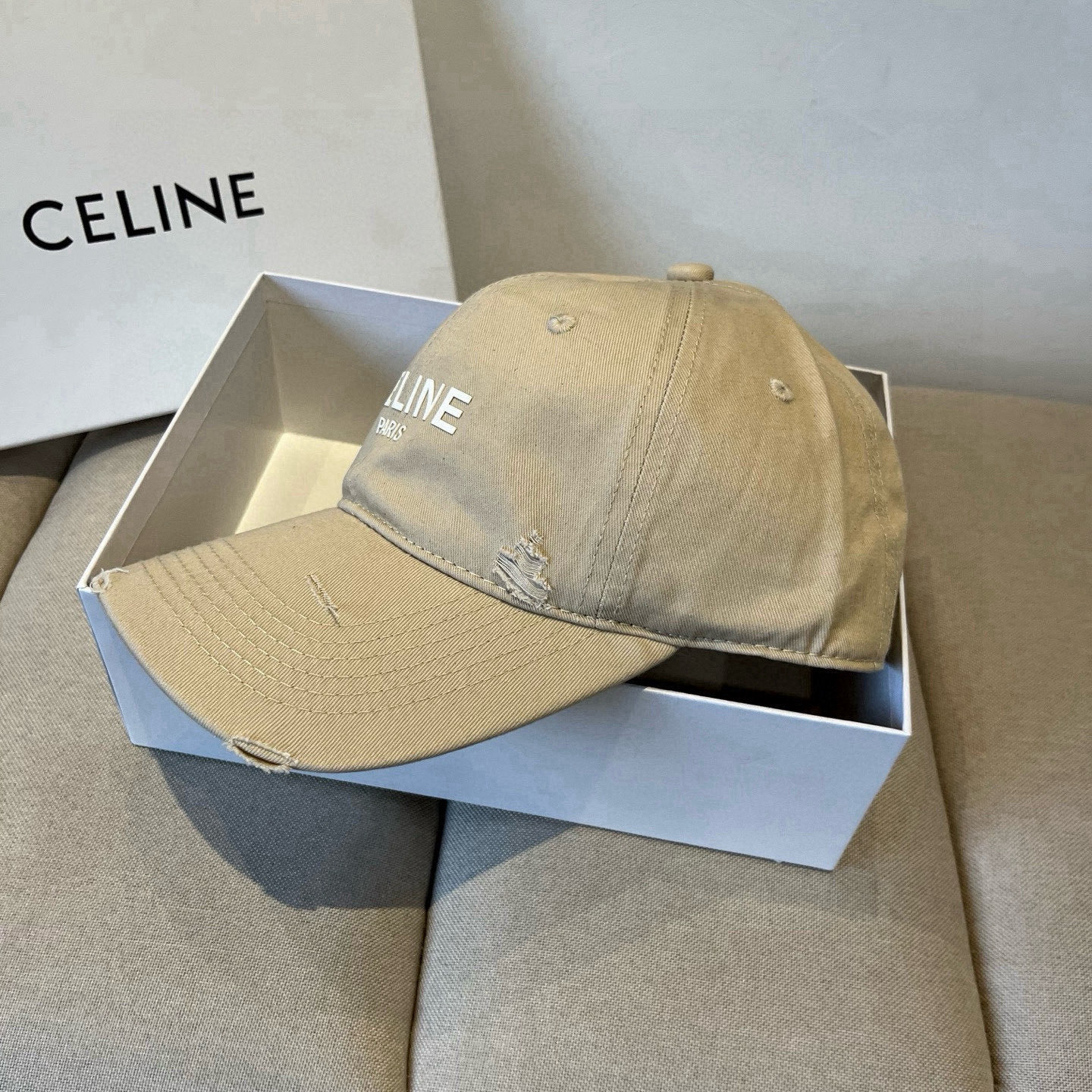 【CELINE赛琳】新款经典休闲潮流款 棒球帽🧢日韩风格，随便搭配都超好看！出门旅游，绝对要入手的一款