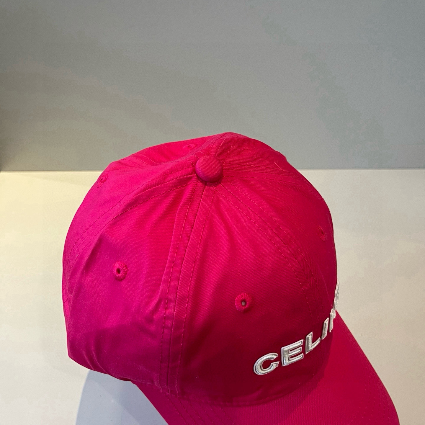 【CELINE赛琳】新款经典休闲潮流款 棒球帽🧢日韩风格，随便搭配都超好看！出门旅游，绝对要入手的一款