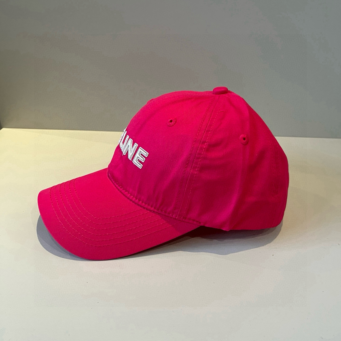 【CELINE赛琳】新款经典休闲潮流款 棒球帽🧢日韩风格，随便搭配都超好看！出门旅游，绝对要入手的一款