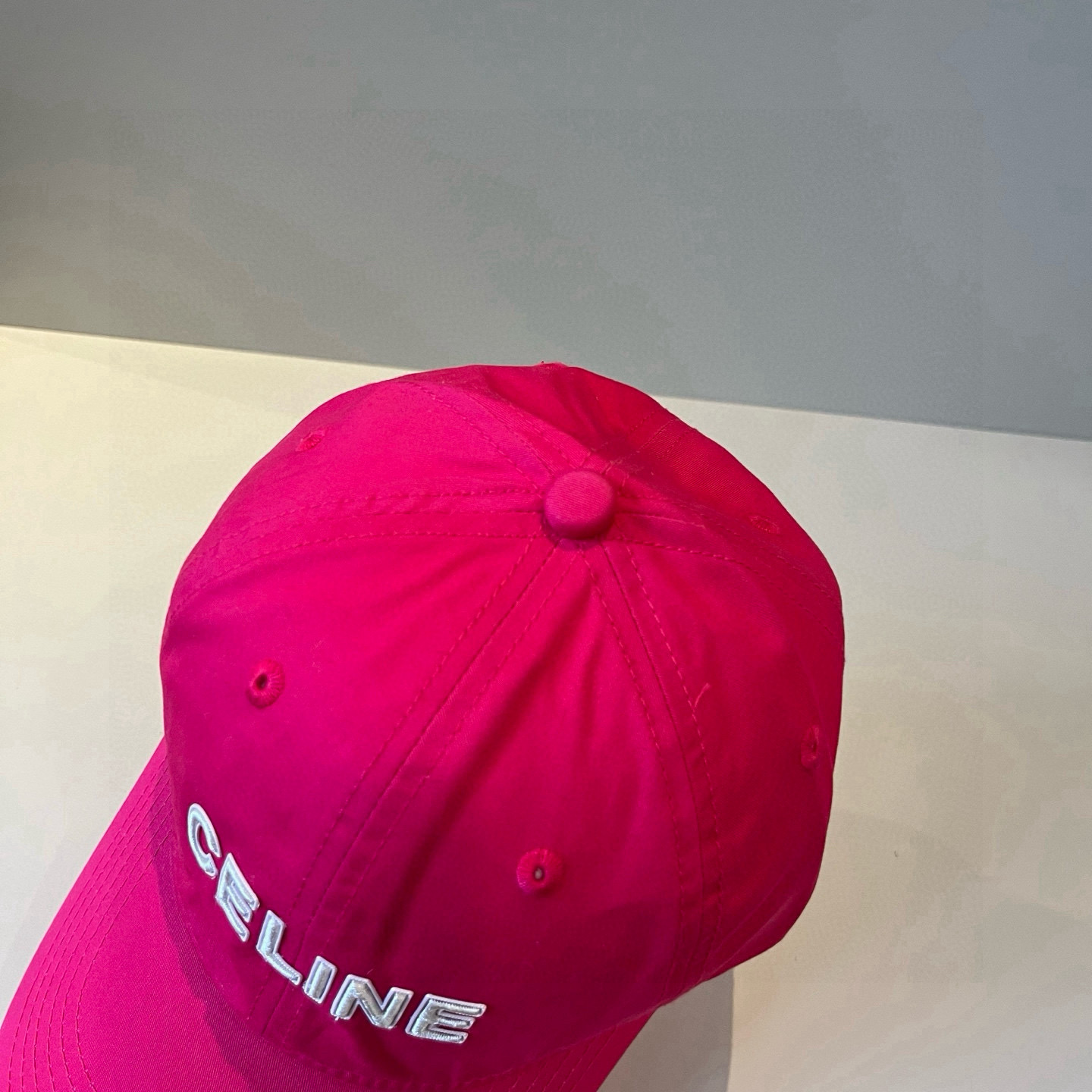 【CELINE赛琳】新款经典休闲潮流款 棒球帽🧢日韩风格，随便搭配都超好看！出门旅游，绝对要入手的一款