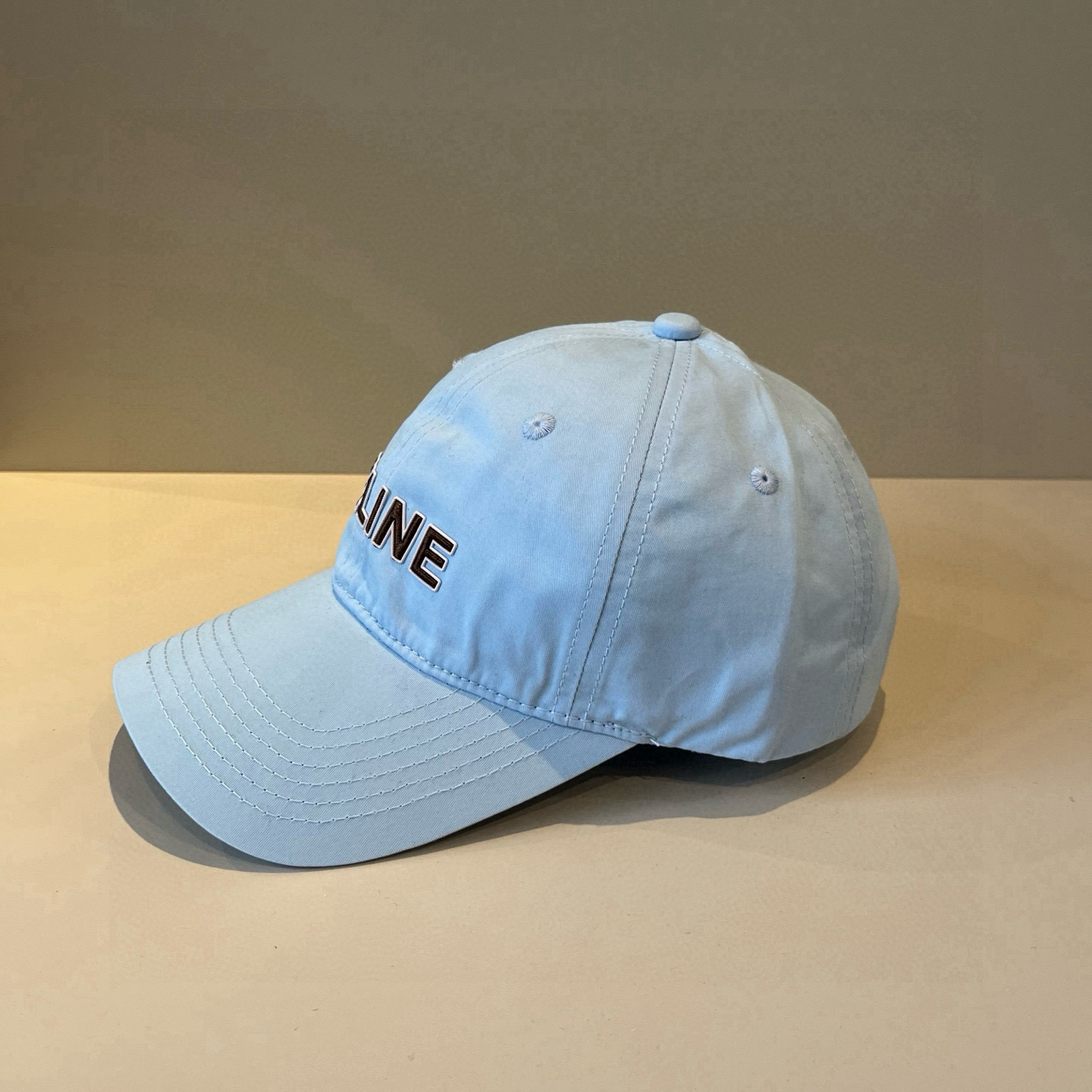 【CELINE赛琳】新款经典休闲潮流款 棒球帽🧢日韩风格，随便搭配都超好看！出门旅游，绝对要入手的一款
