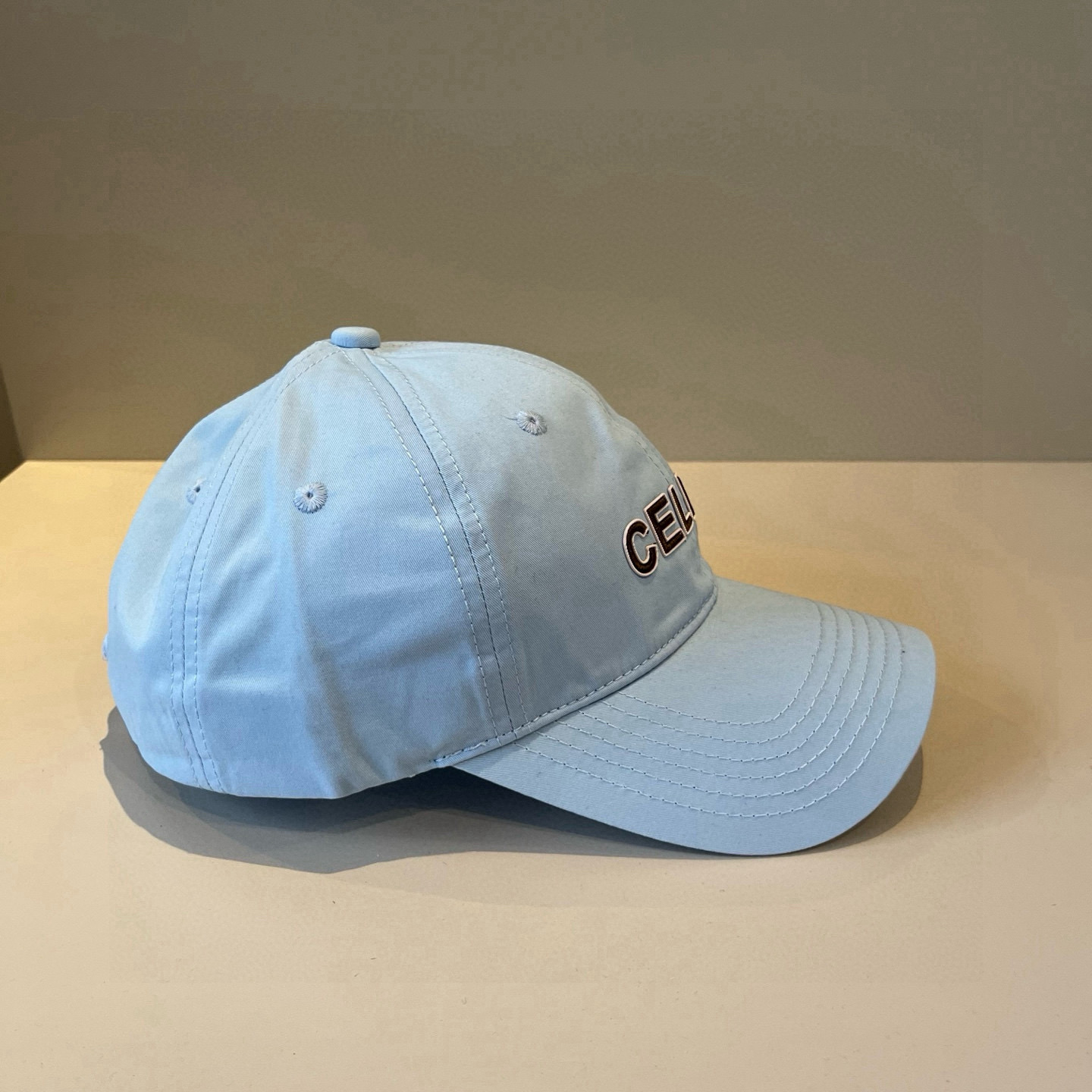 【CELINE赛琳】新款经典休闲潮流款 棒球帽🧢日韩风格，随便搭配都超好看！出门旅游，绝对要入手的一款