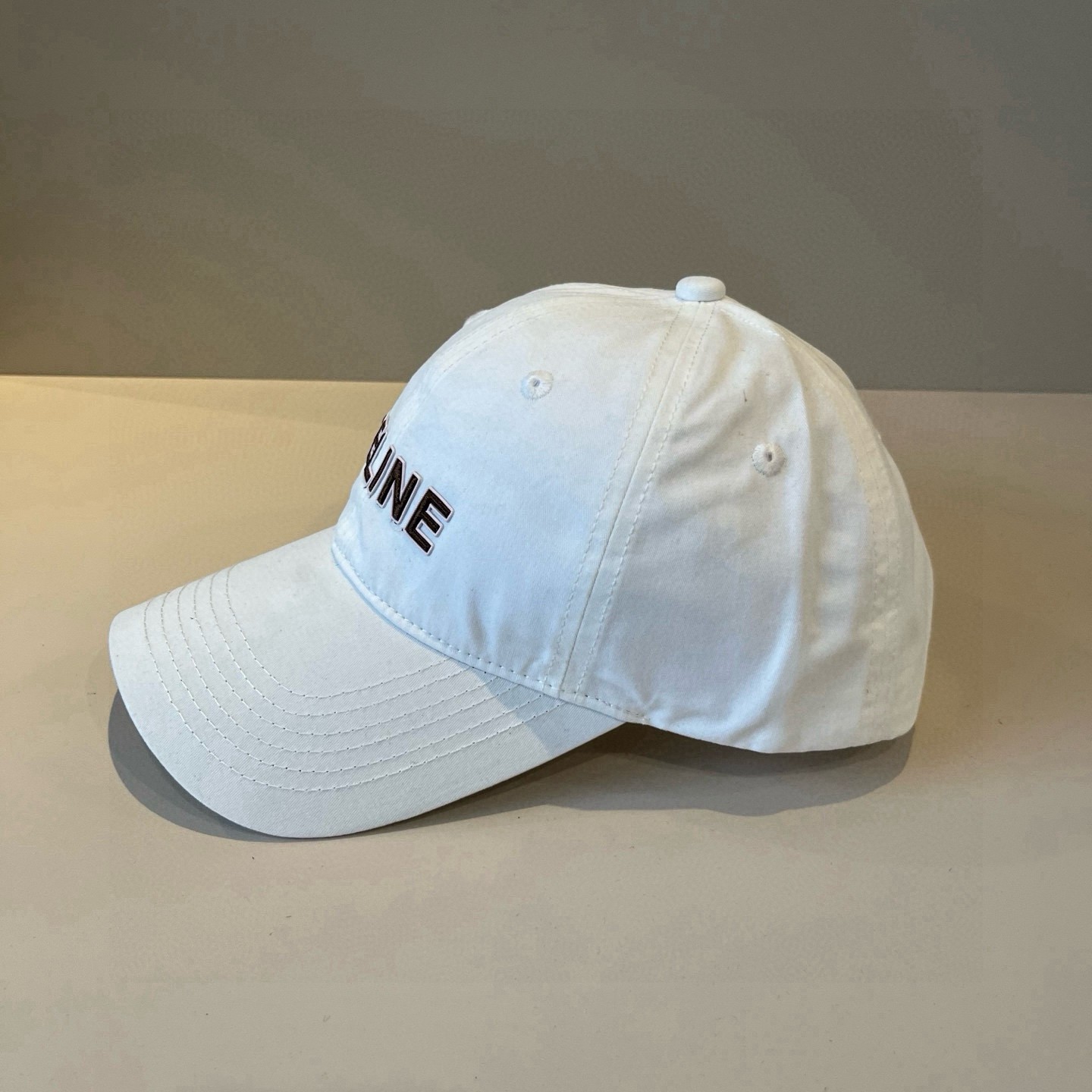 【CELINE赛琳】新款经典休闲潮流款 棒球帽🧢日韩风格，随便搭配都超好看！出门旅游，绝对要入手的一款
