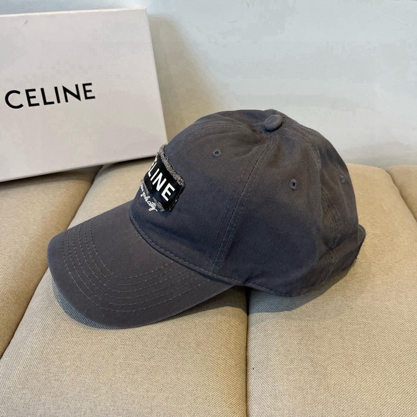【CELINE赛琳】新款经典休闲潮流款 棒球帽🧢日韩风格，随便搭配都超好看！出门旅游，绝对要入手的一款