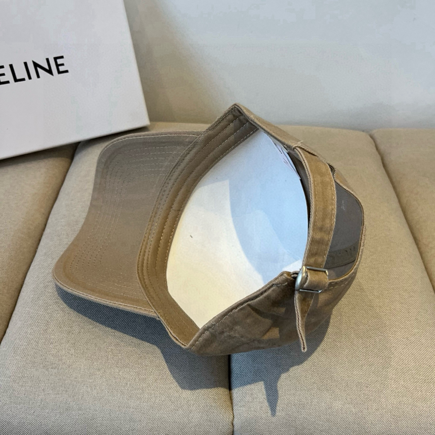 【CELINE赛琳】新款经典休闲潮流款 棒球帽🧢日韩风格，随便搭配都超好看！出门旅游，绝对要入手的一款