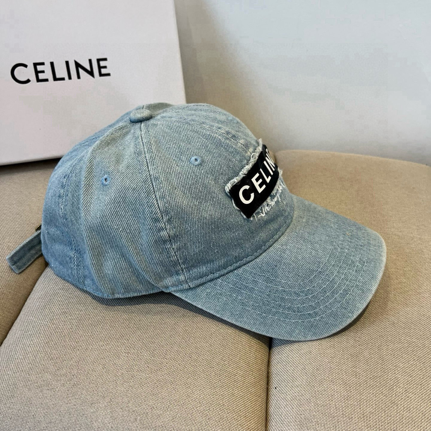 【CELINE赛琳】新款经典休闲潮流款 棒球帽🧢日韩风格，随便搭配都超好看！出门旅游，绝对要入手的一款
