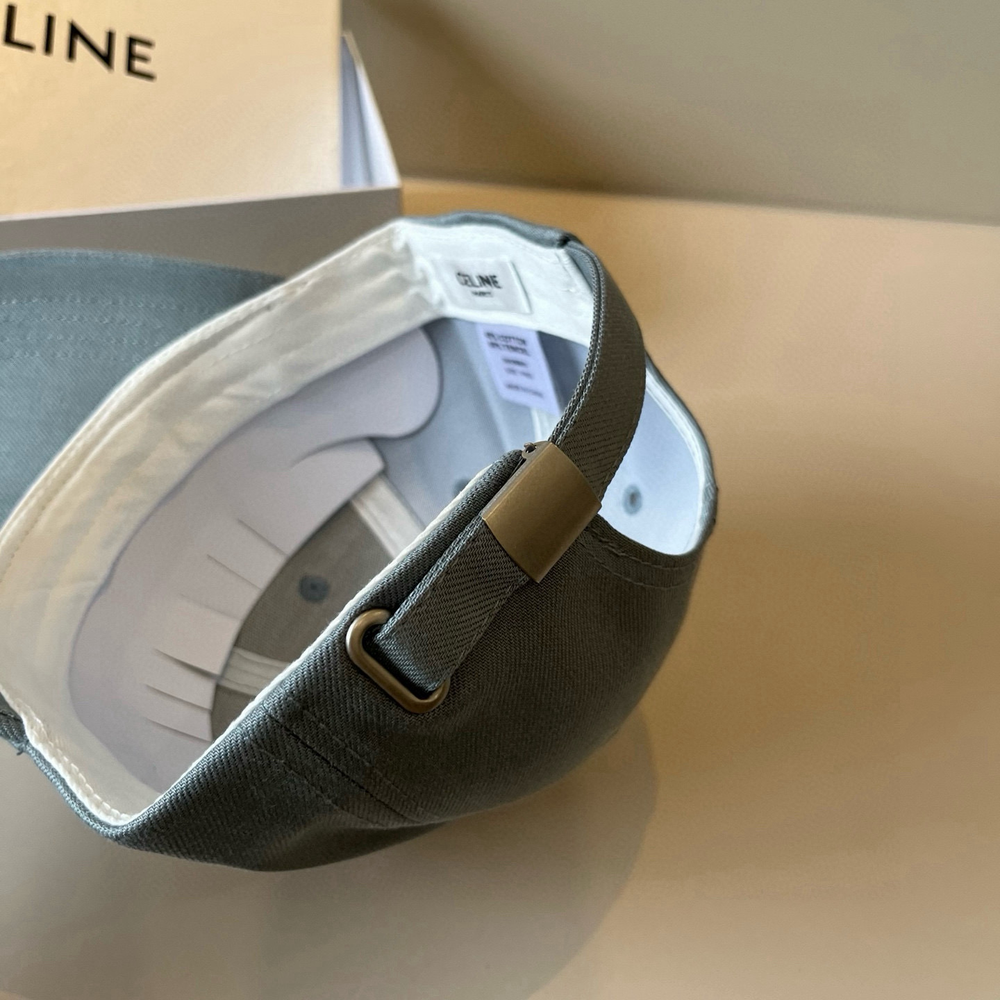 【CELINE赛琳】新款经典休闲潮流款 棒球帽🧢日韩风格，随便搭配都超好看！出门旅游，绝对要入手的一款