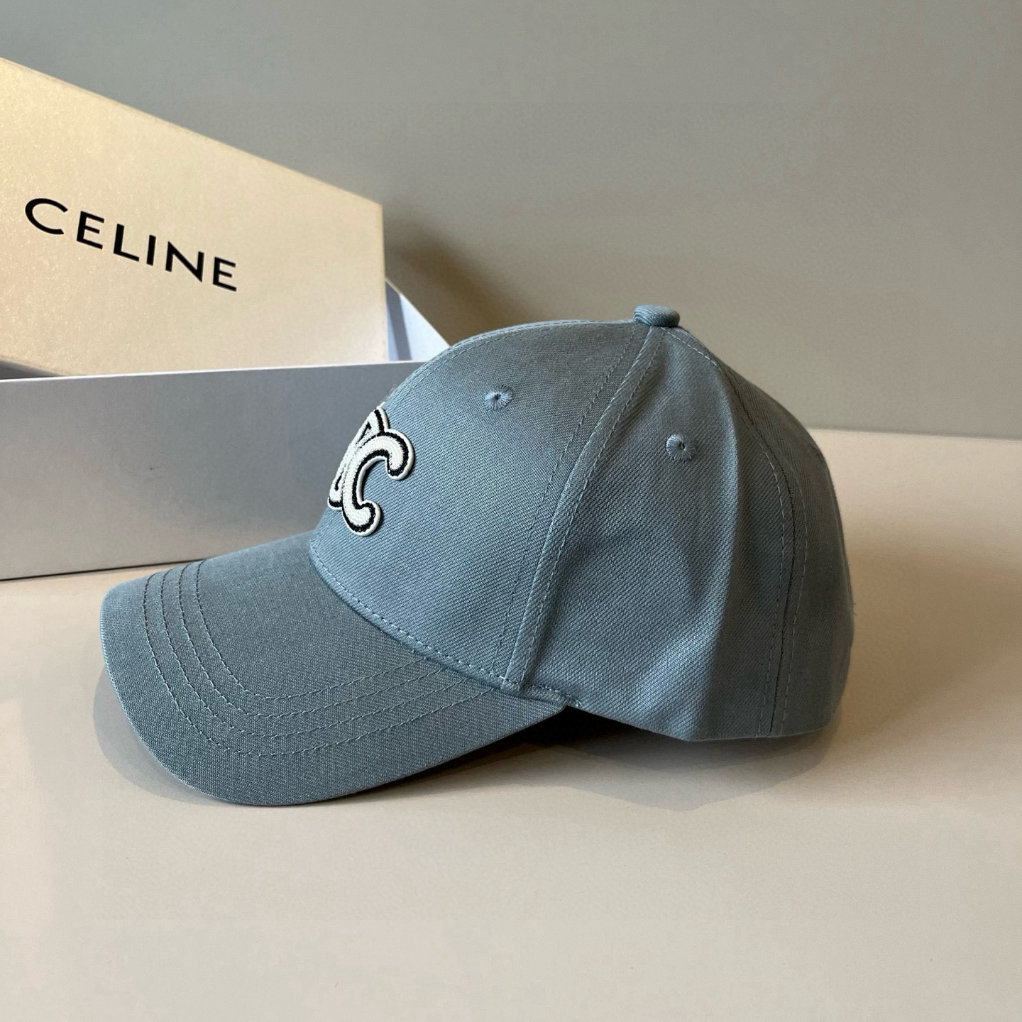【CELINE赛琳】新款经典休闲潮流款 棒球帽🧢日韩风格，随便搭配都超好看！出门旅游，绝对要入手的一款