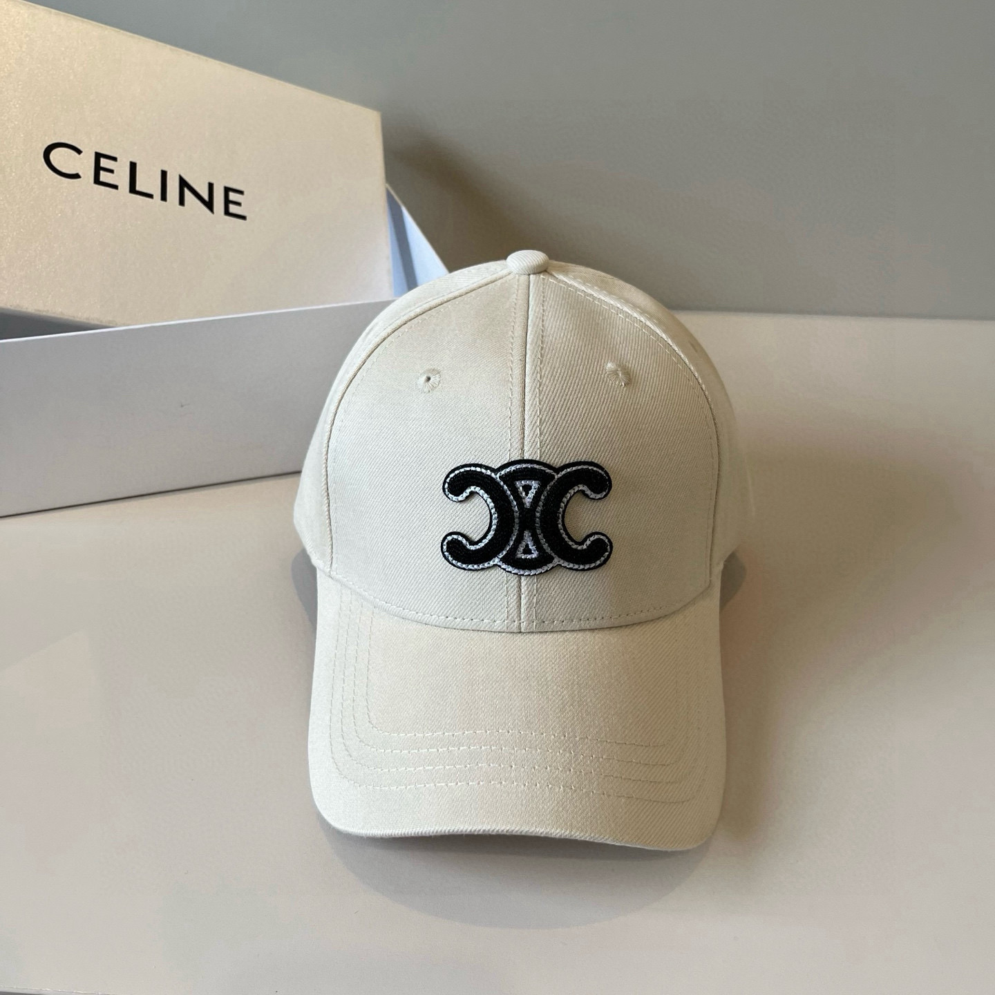 【CELINE赛琳】新款经典休闲潮流款 棒球帽🧢日韩风格，随便搭配都超好看！出门旅游，绝对要入手的一款