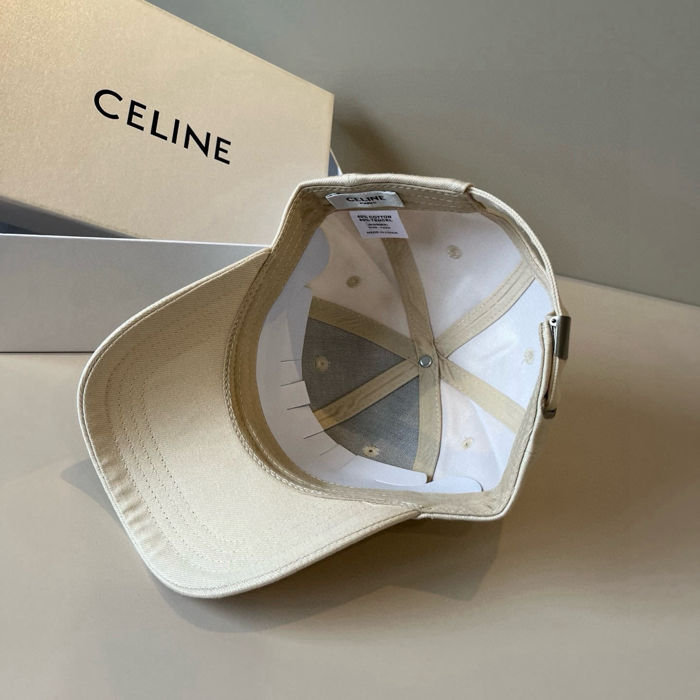 【CELINE赛琳】新款经典休闲潮流款 棒球帽🧢日韩风格，随便搭配都超好看！出门旅游，绝对要入手的一款