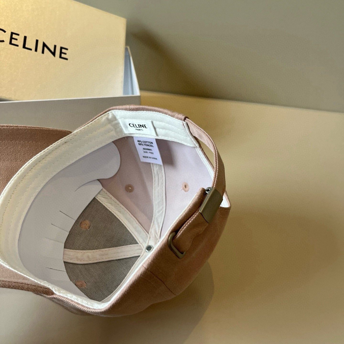 【CELINE赛琳】新款经典休闲潮流款 棒球帽🧢日韩风格，随便搭配都超好看！出门旅游，绝对要入手的一款