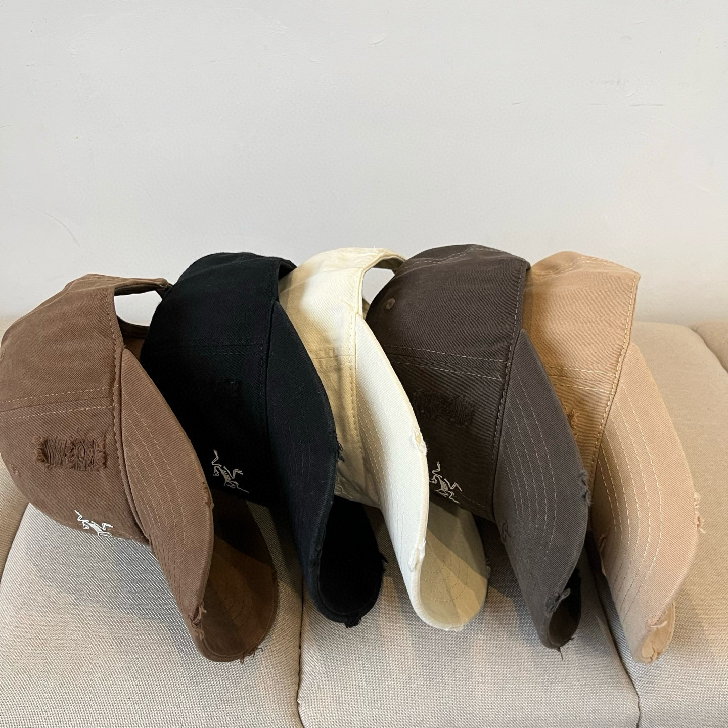 【始祖鸟】2025春款新款简约棒球帽，新款出货，大牌款超好搭配，赶紧入手！