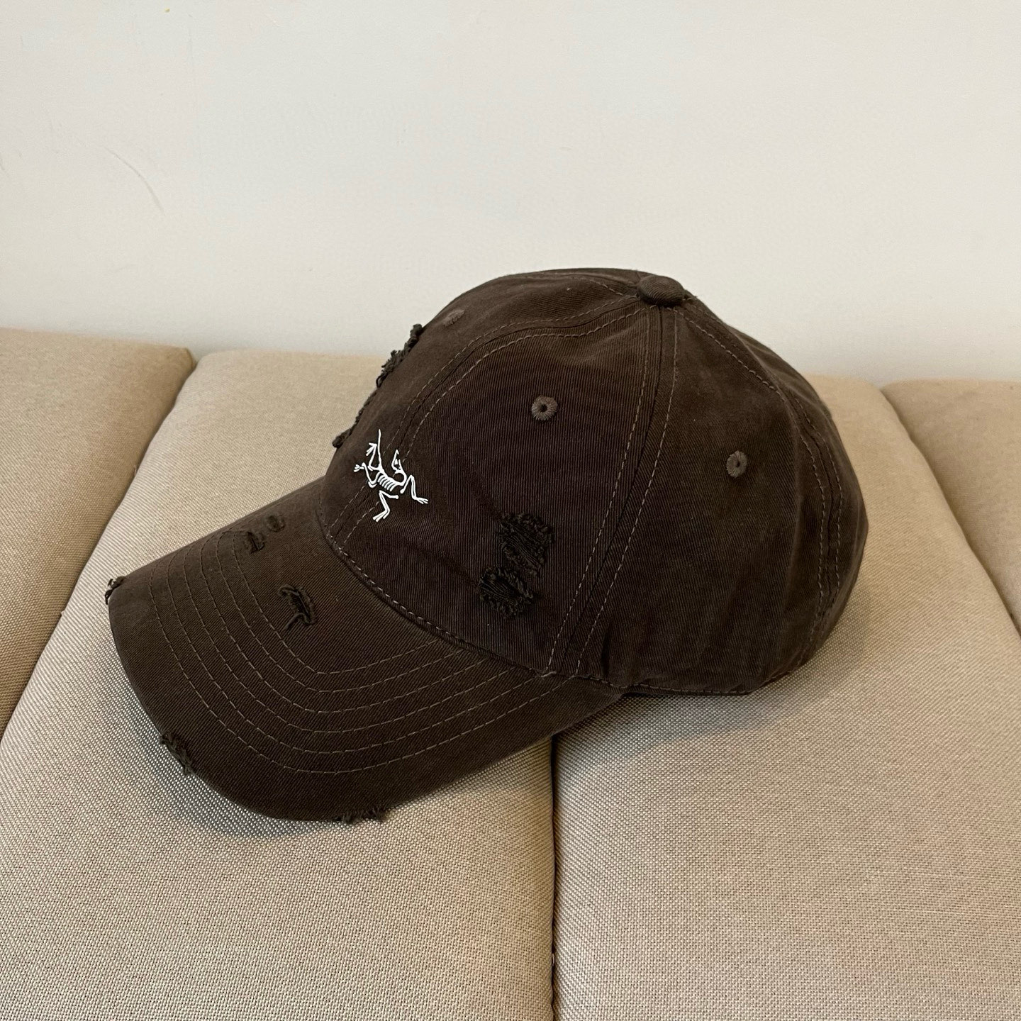 【始祖鸟】2025春款新款简约棒球帽，新款出货，大牌款超好搭配，赶紧入手！