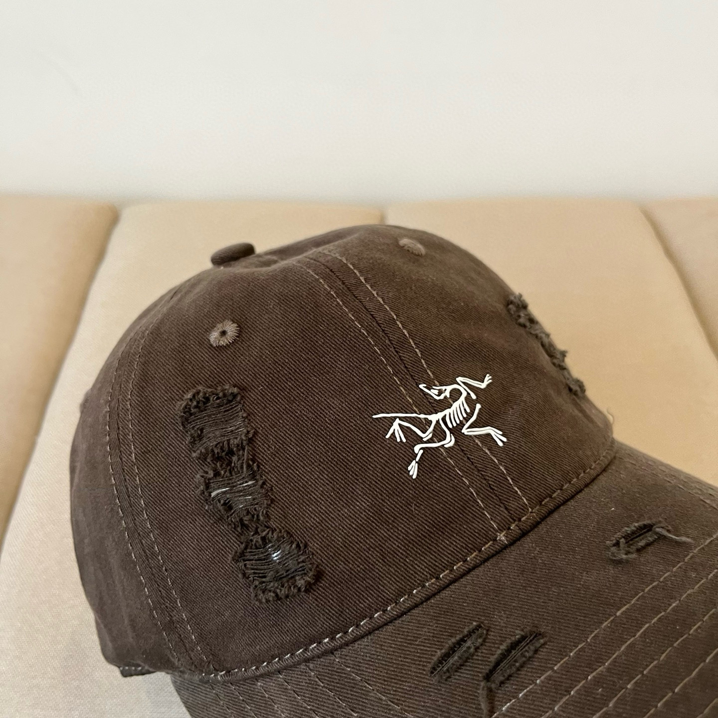 【始祖鸟】2025春款新款简约棒球帽，新款出货，大牌款超好搭配，赶紧入手！