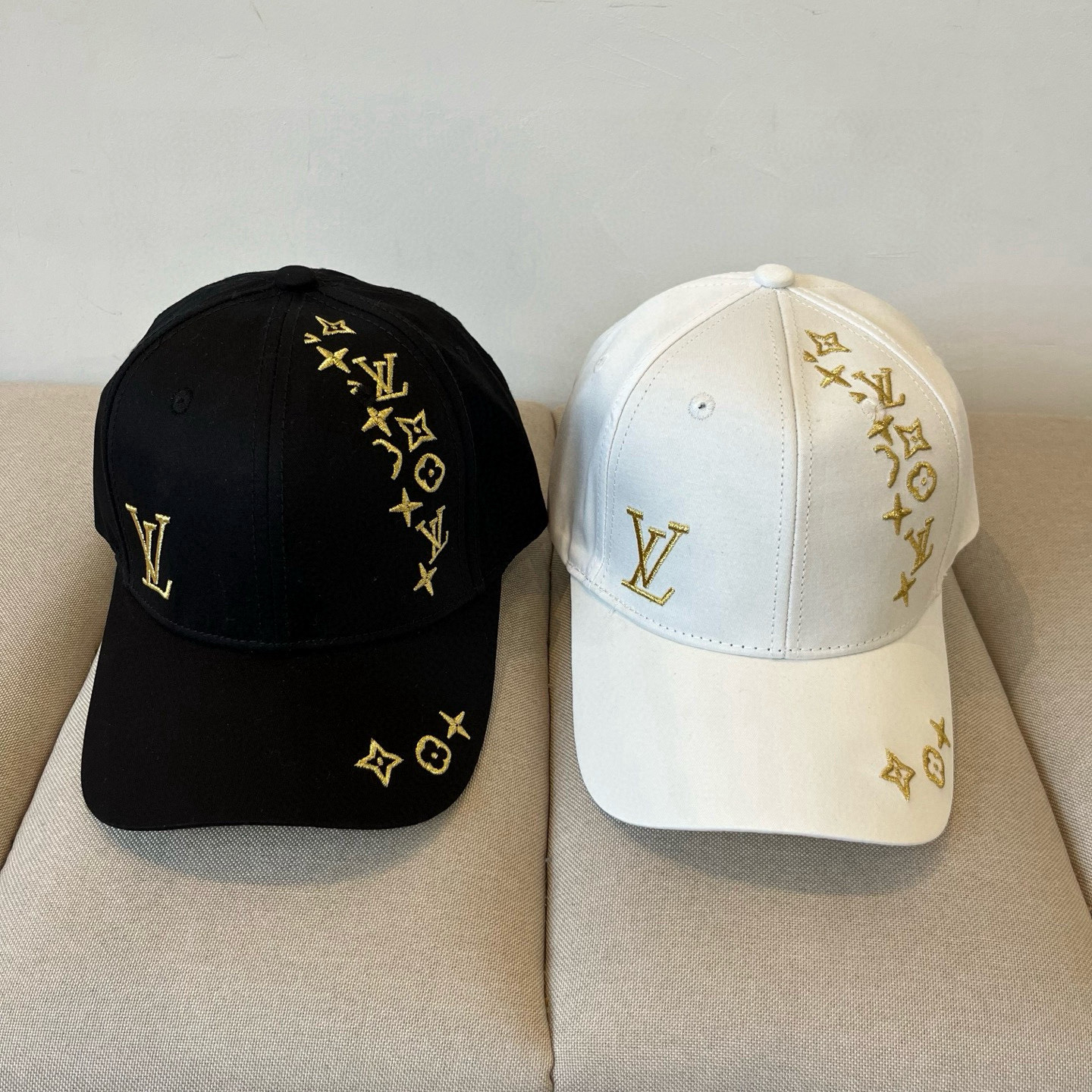 🧢路易威登棒球帽 LouisVuitton😍新款LV棒球帽，重工打造♥️高端大气，百搭款🤗男女通用！跑量