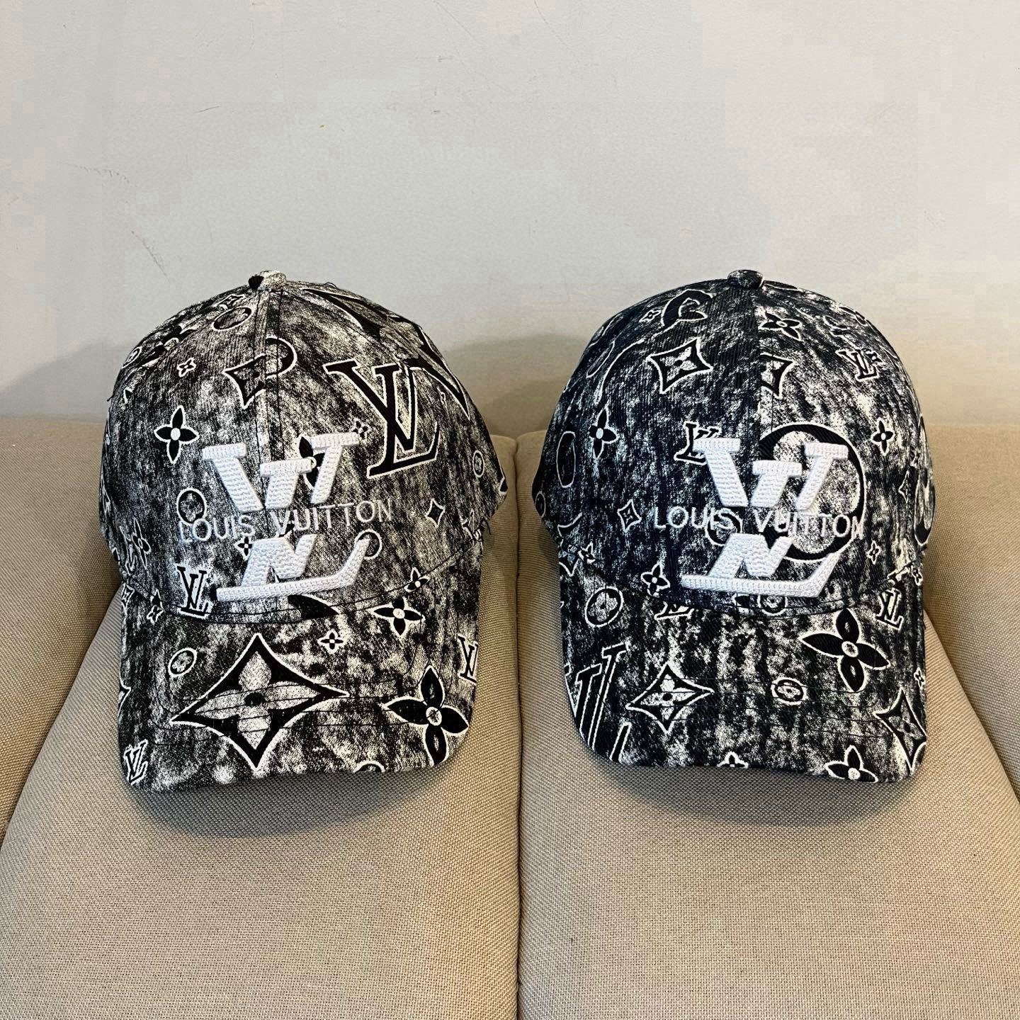 🧢路易威登棒球帽 LouisVuitton😍新款LV棒球帽，重工打造♥️高端大气，百搭款🤗男女通用！跑量