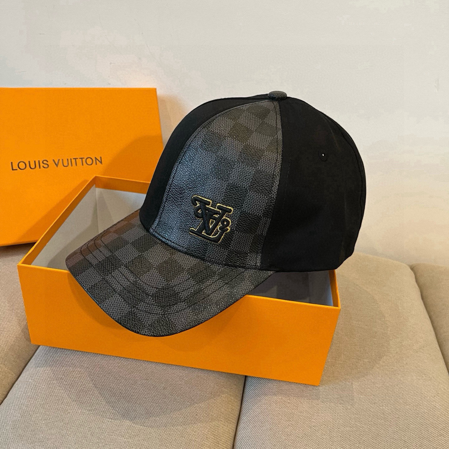 🧢路易威登棒球帽 LouisVuitton😍新款LV棒球帽，重工打造♥️高端大气，百搭款🤗男女通用！跑量