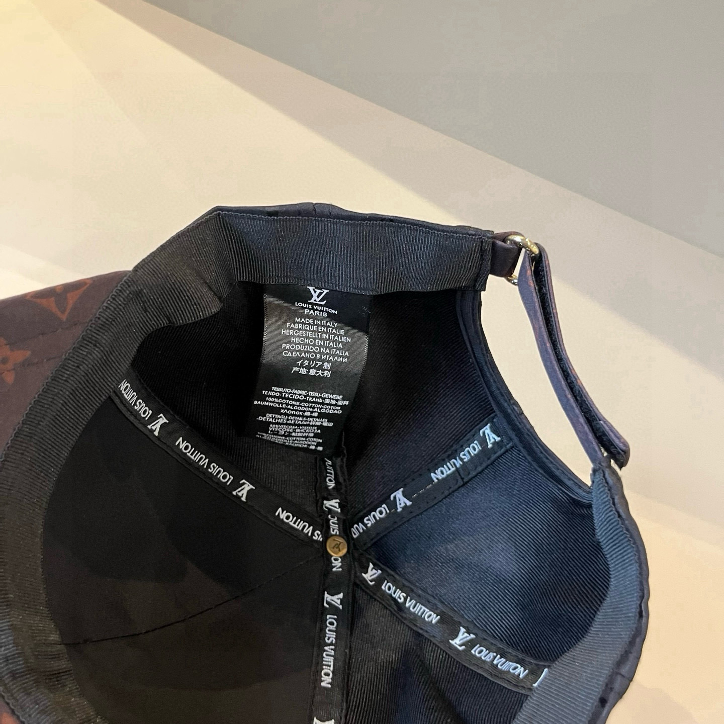 🧢路易威登棒球帽 LouisVuitton😍新款LV棒球帽，重工打造♥️高端大气，百搭款🤗男女通用！跑量