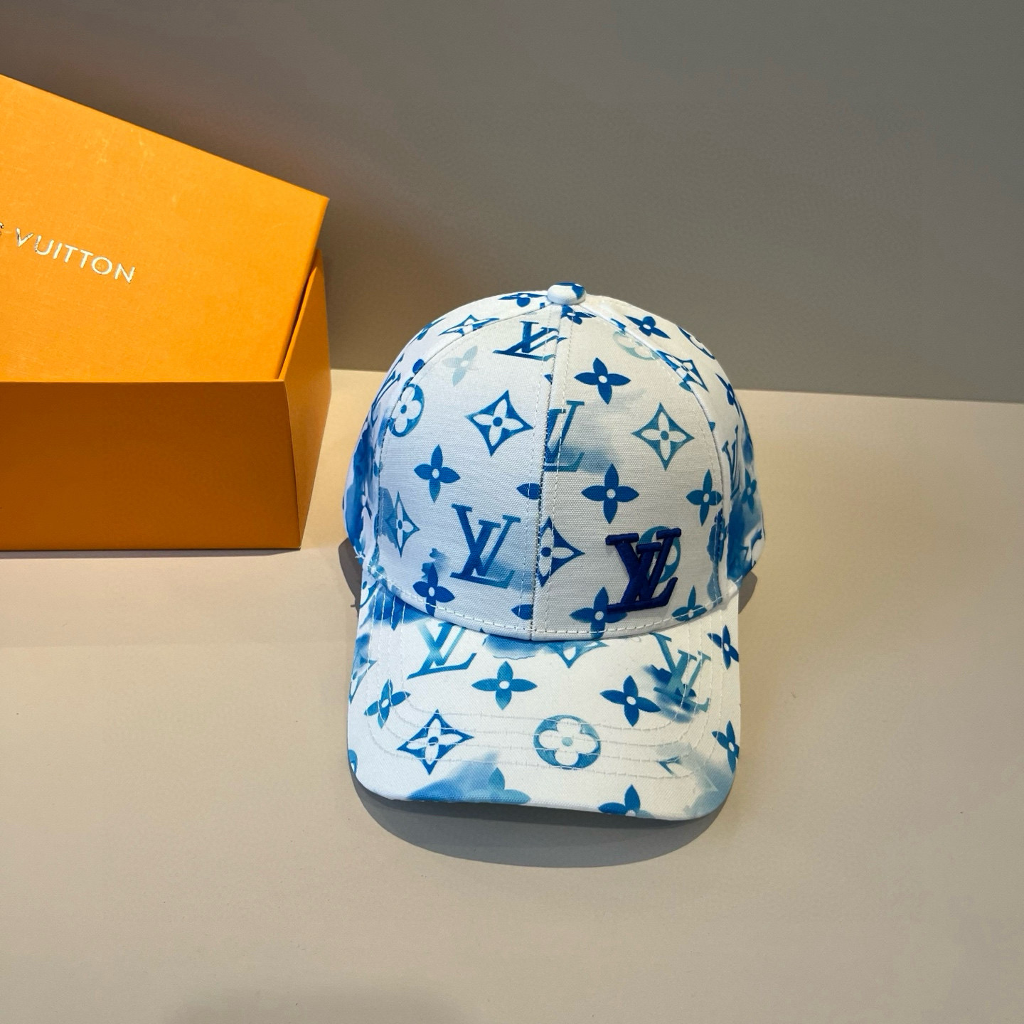 🧢路易威登棒球帽 LouisVuitton😍新款LV棒球帽，重工打造♥️高端大气，百搭款🤗男女通用！跑量