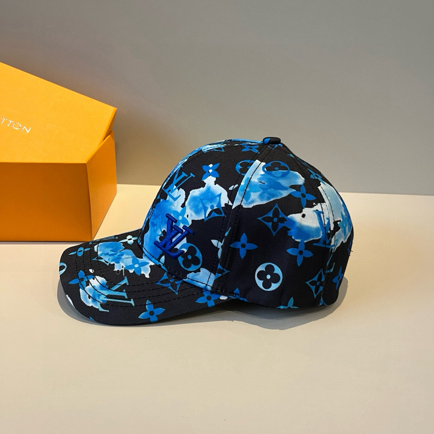 🧢路易威登棒球帽 LouisVuitton😍新款LV棒球帽，重工打造♥️高端大气，百搭款🤗男女通用！跑量