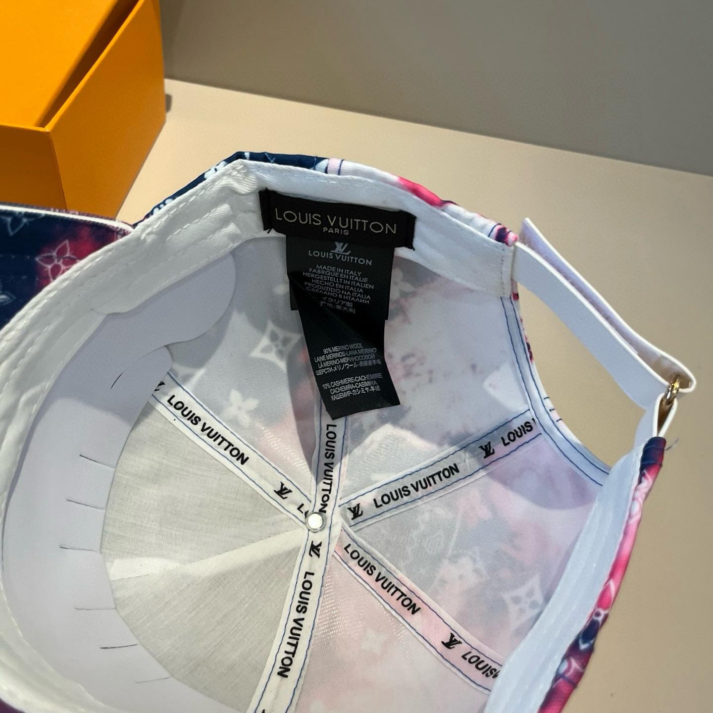 🧢路易威登棒球帽 LouisVuitton😍新款LV棒球帽，重工打造♥️高端大气，百搭款🤗男女通用！跑量