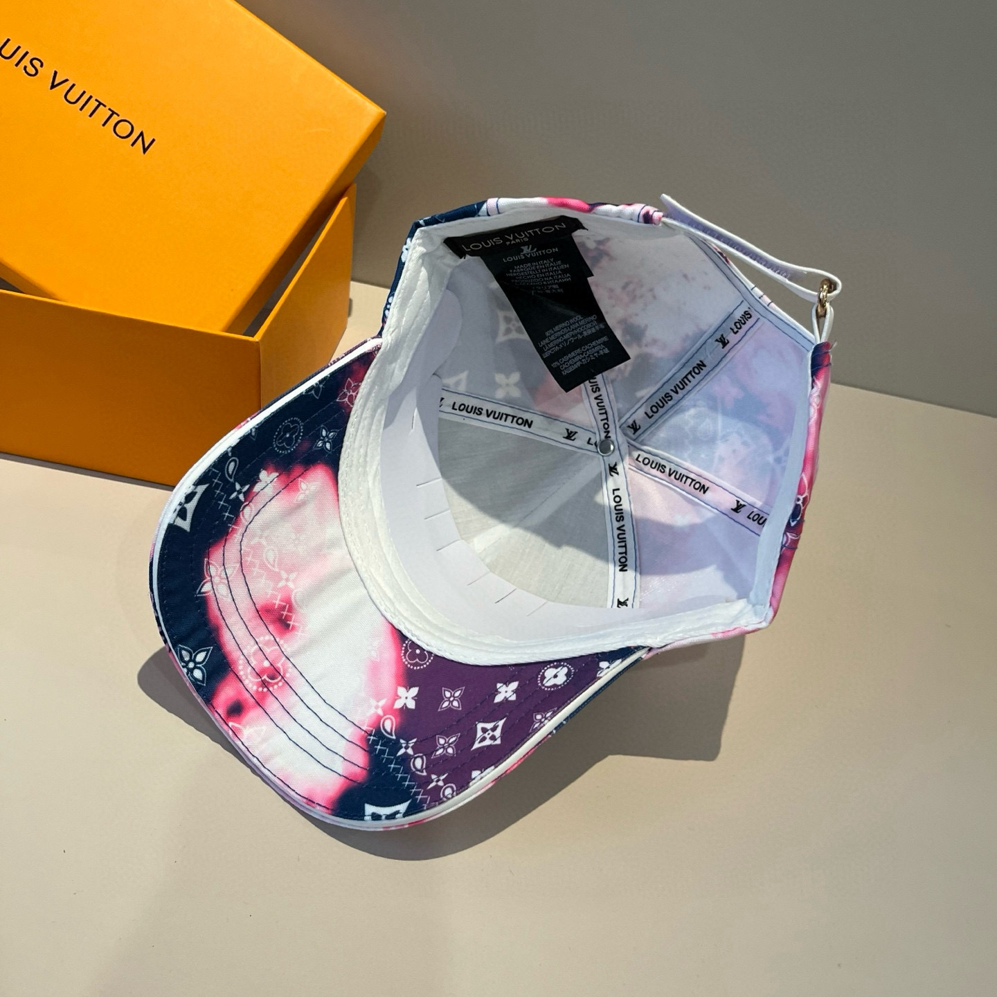 🧢路易威登棒球帽 LouisVuitton😍新款LV棒球帽，重工打造♥️高端大气，百搭款🤗男女通用！跑量