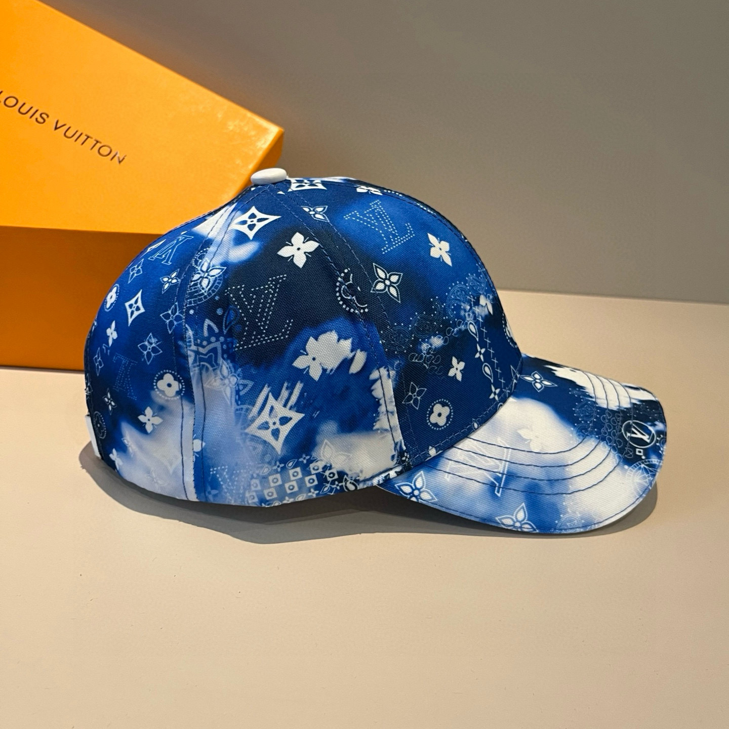 🧢路易威登棒球帽 LouisVuitton😍新款LV棒球帽，重工打造♥️高端大气，百搭款🤗男女通用！跑量