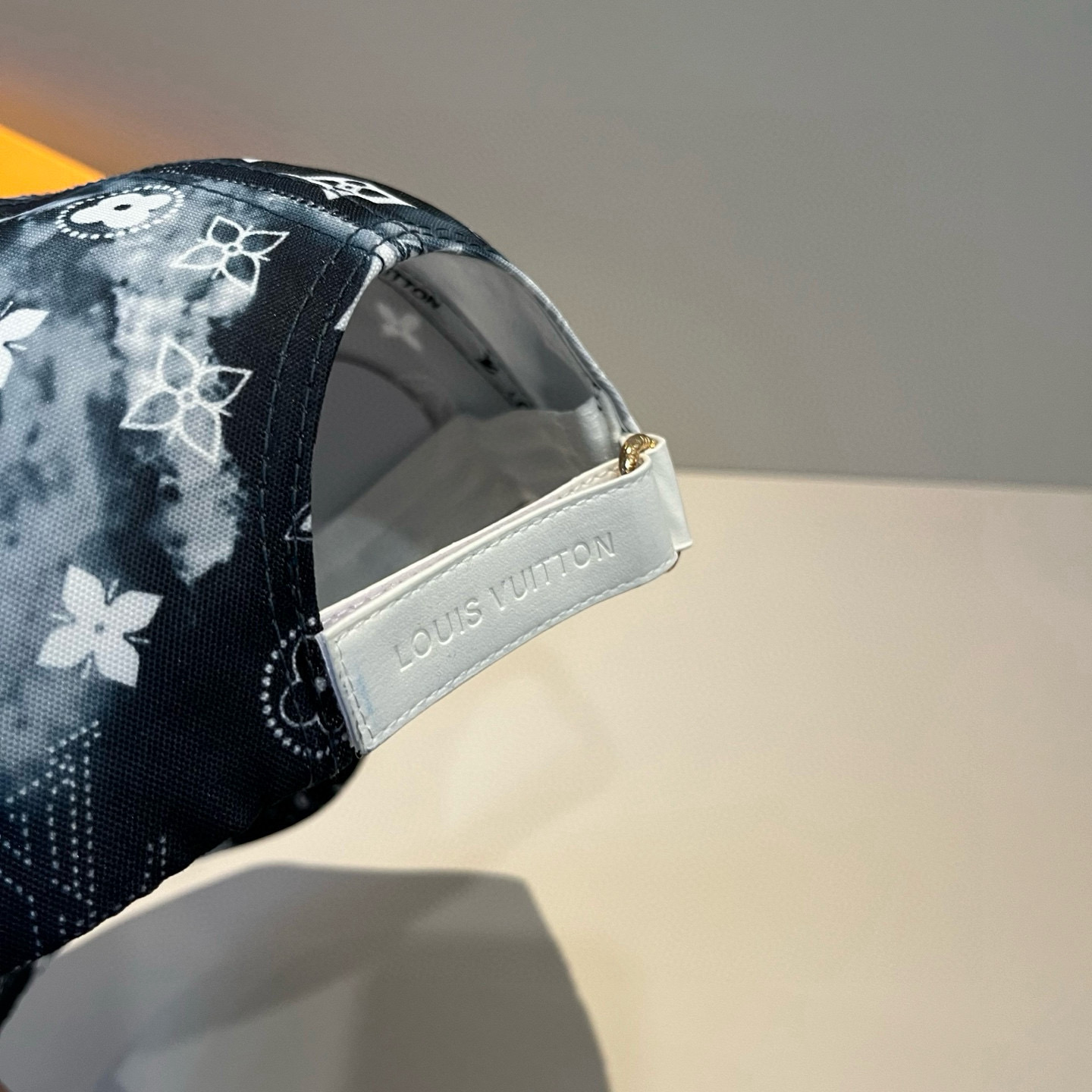 🧢路易威登棒球帽 LouisVuitton😍新款LV棒球帽，重工打造♥️高端大气，百搭款🤗男女通用！跑量