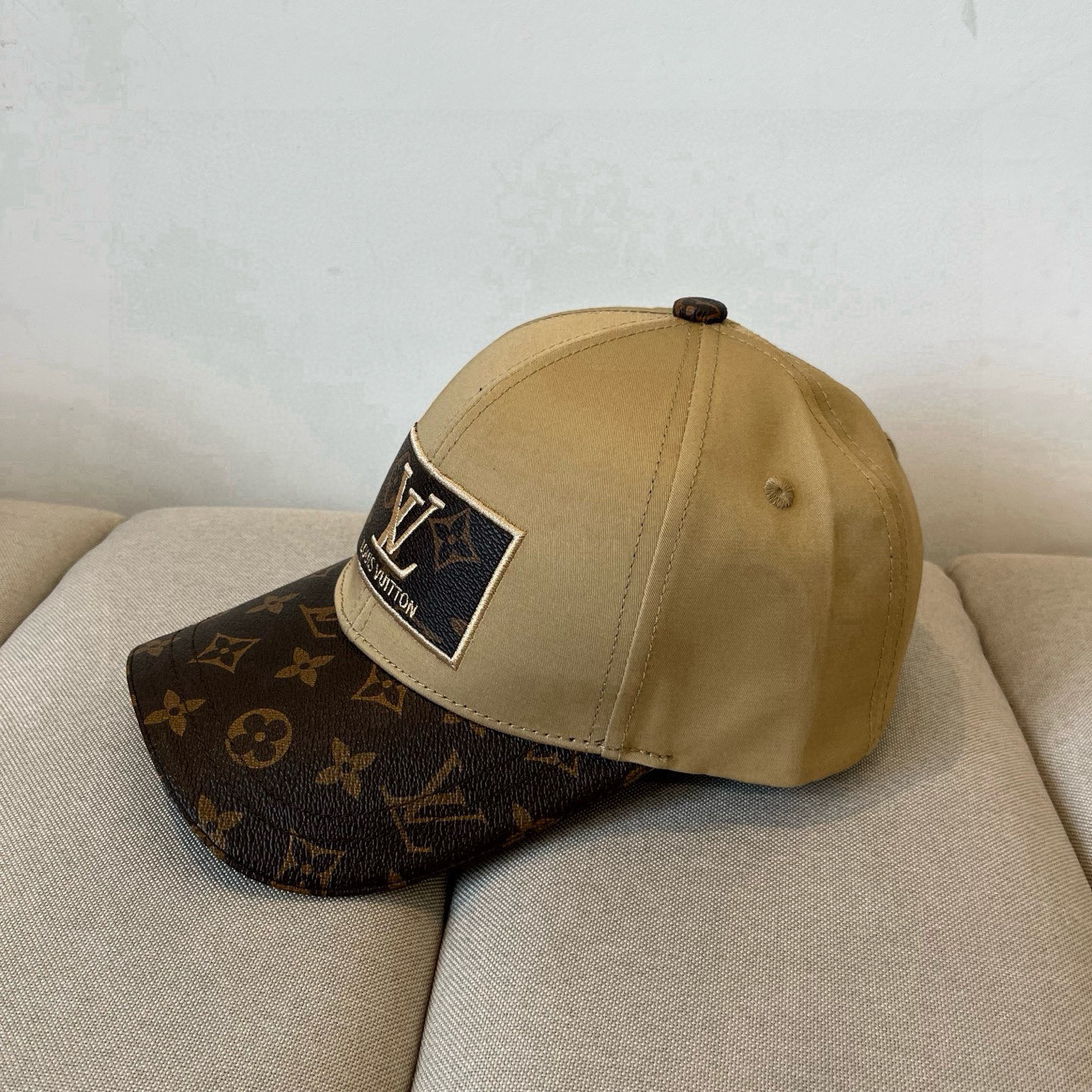 🧢路易威登棒球帽 LouisVuitton😍新款LV棒球帽，重工打造♥️高端大气，百搭款🤗男女通用！跑量