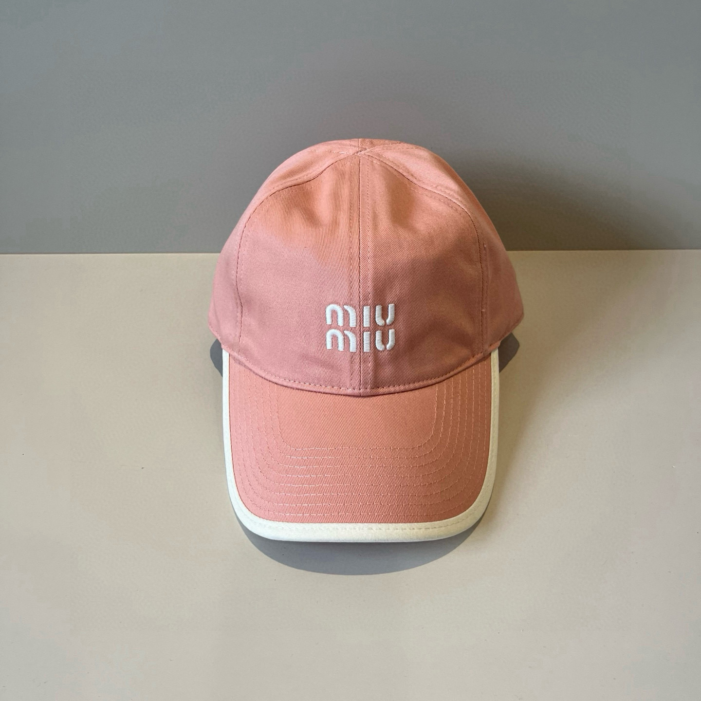 NO:361638,Miumiu original single spring and summer new baseball cap, authentic open mold customization, original workmanship and excellent quality!  Hat Straw Hat Fisherman Hat Baseball Hat, Hats, Miumiu, espadrilles, hats谬谬miumiu 原单春夏新款棒球帽,正品开模订制,原版做工细致质量超赞！帽子草帽渔夫帽棒球帽,帽子,miumiu,espadrilles,hats,hat
