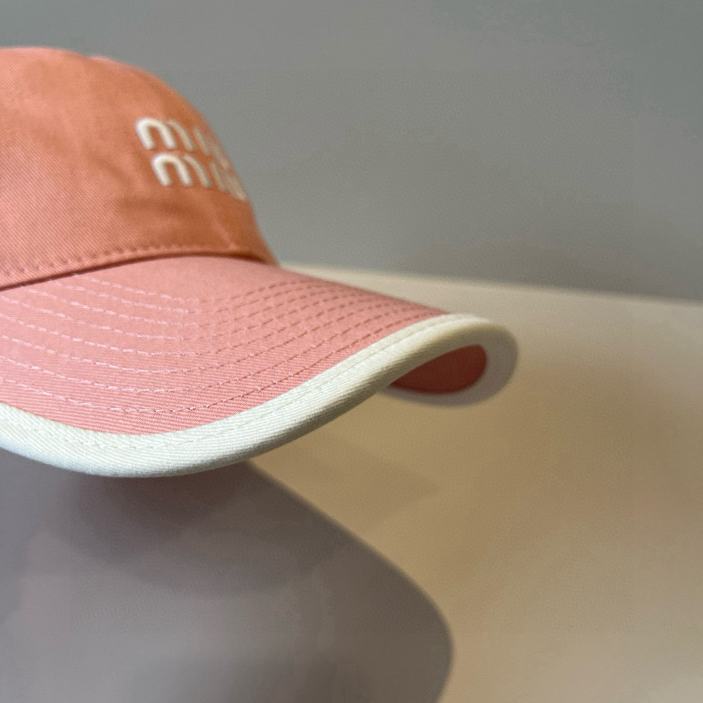  谬谬miumiu 原单春夏新款棒球帽，正品开模订制，原版做工细致质量超赞！