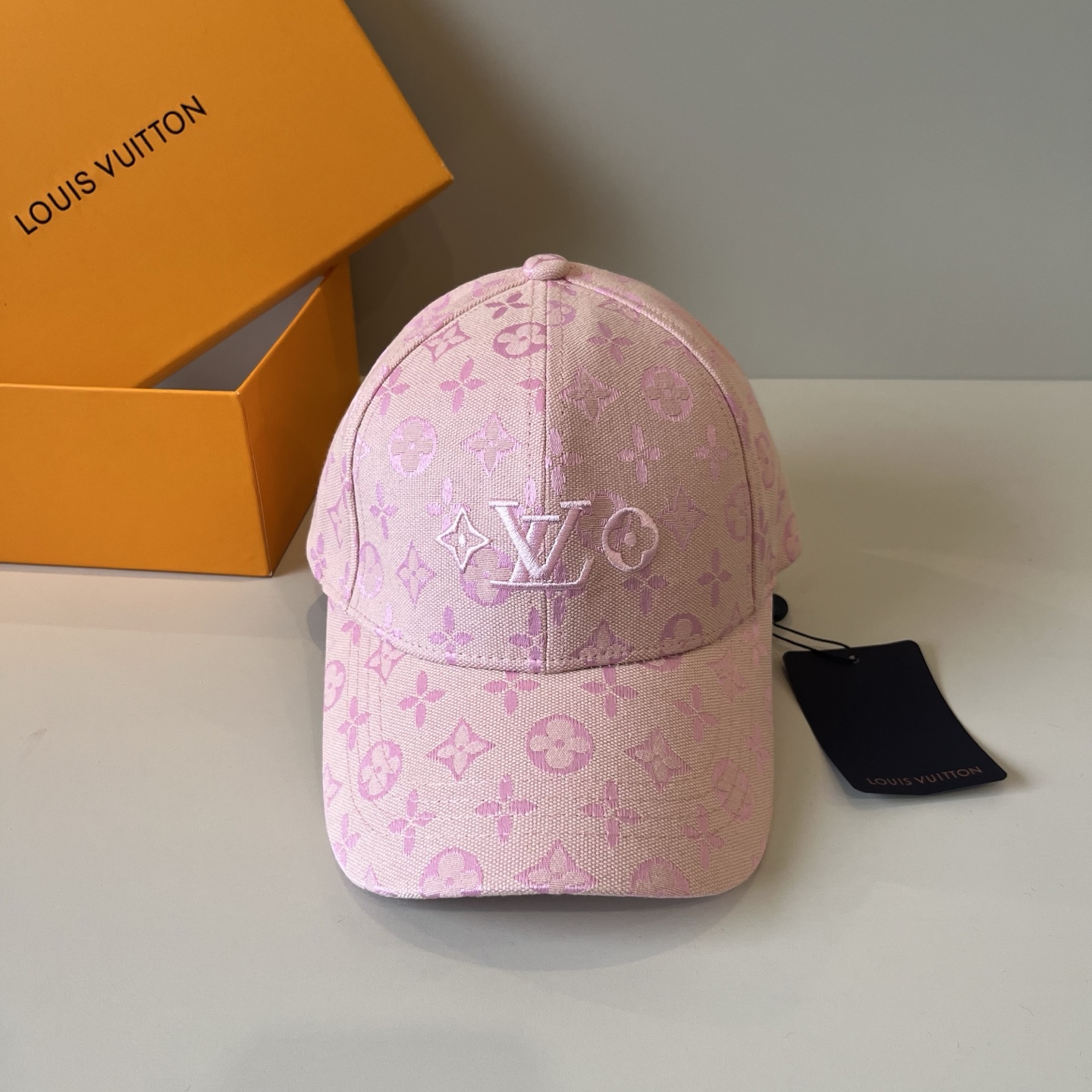 NO:361629,Louis Vuitton Baseball Cap Louis Vuitton's new LV baseball cap, heavy industry creates high-end and atmospheric, versatile and universal for both men and women!  Run volume!  hat straw hat fisherman hat baseball hat, hat, louis vuitton, louis vuitton, louis vuitton, espadrilles, hats路易威登棒球帽 LouisVuitton新款LV棒球帽,重工打造高端大气,百搭款男女通用！跑量！帽子草帽渔夫帽棒球帽,帽子,louis vuitton,louis vuitton,louis vuitton,espadrilles,hats,hat